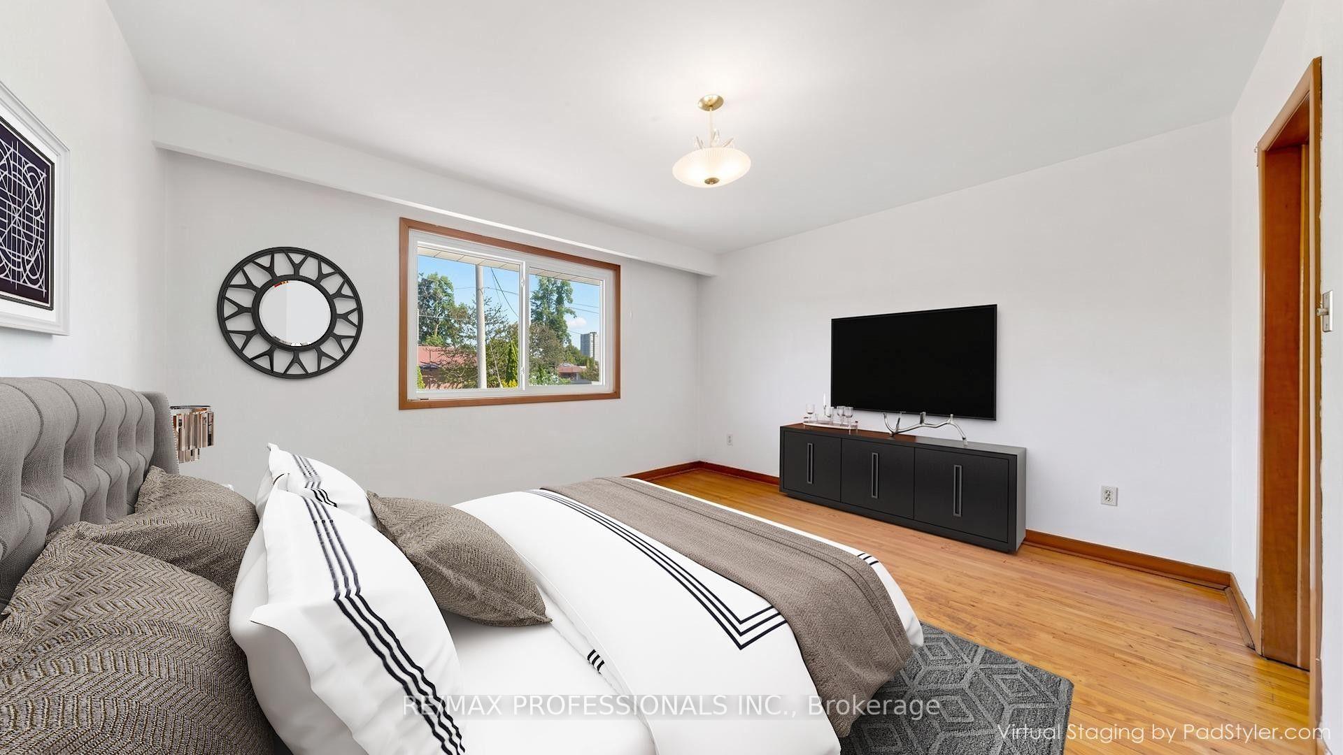 Photo 26 of 26 Woodcrest Drive, Etobicoke, Edenbridge-Humber Valley — HOMEH