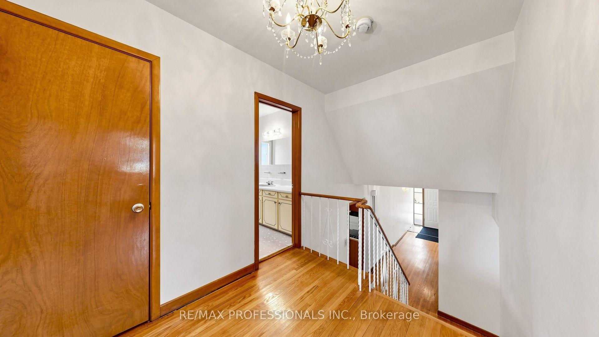 Photo 29 of 26 Woodcrest Drive, Etobicoke, Edenbridge-Humber Valley — HOMEH
