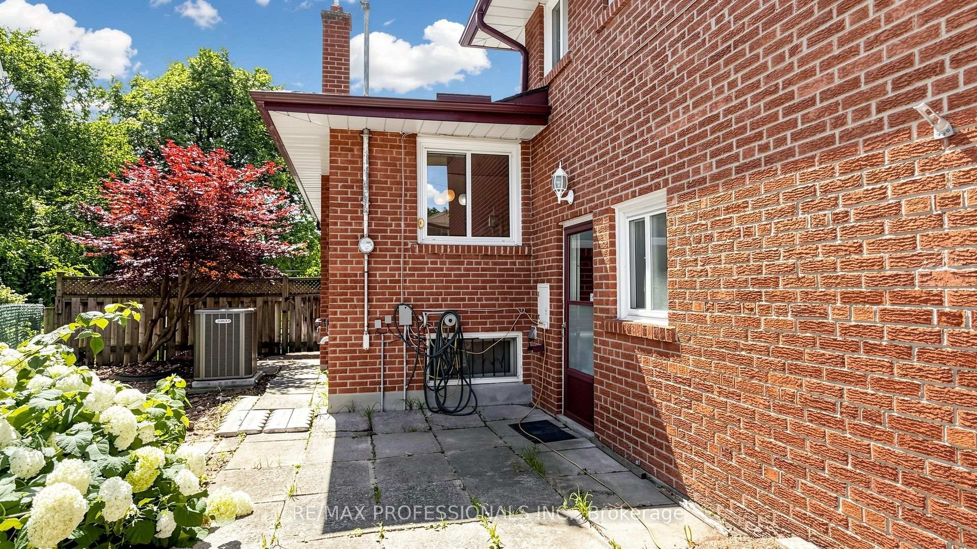Photo 47 of 26 Woodcrest Drive, Etobicoke, Edenbridge-Humber Valley — HOMEH