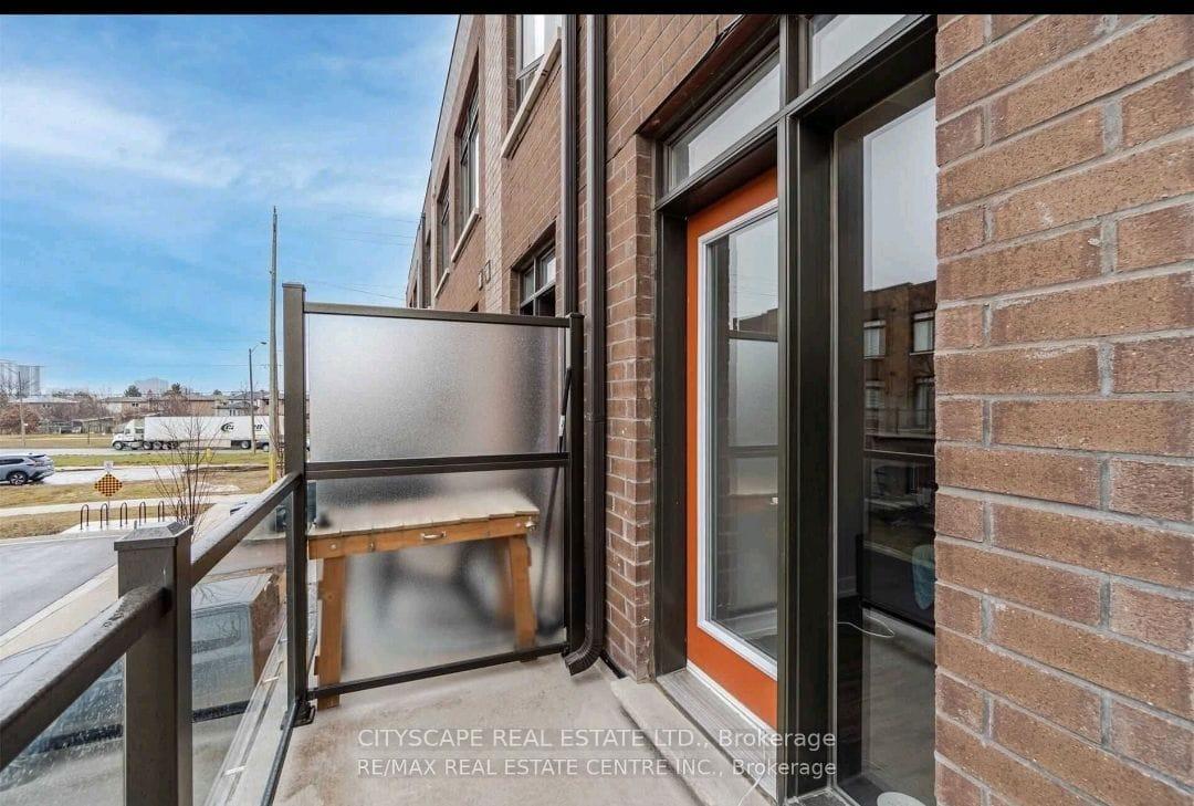 Photo 2 of 17 Beliveau Street, Vaughan, Vaughan Grove — HOMEH