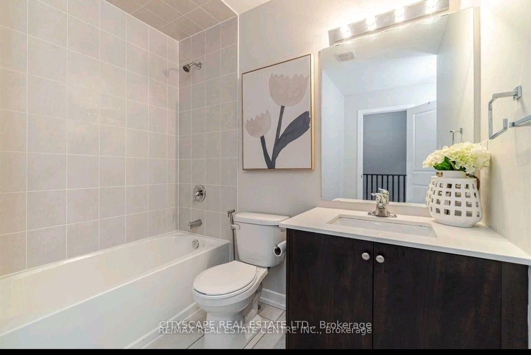 Photo 6 of 17 Beliveau Street, Vaughan, Vaughan Grove — HOMEH
