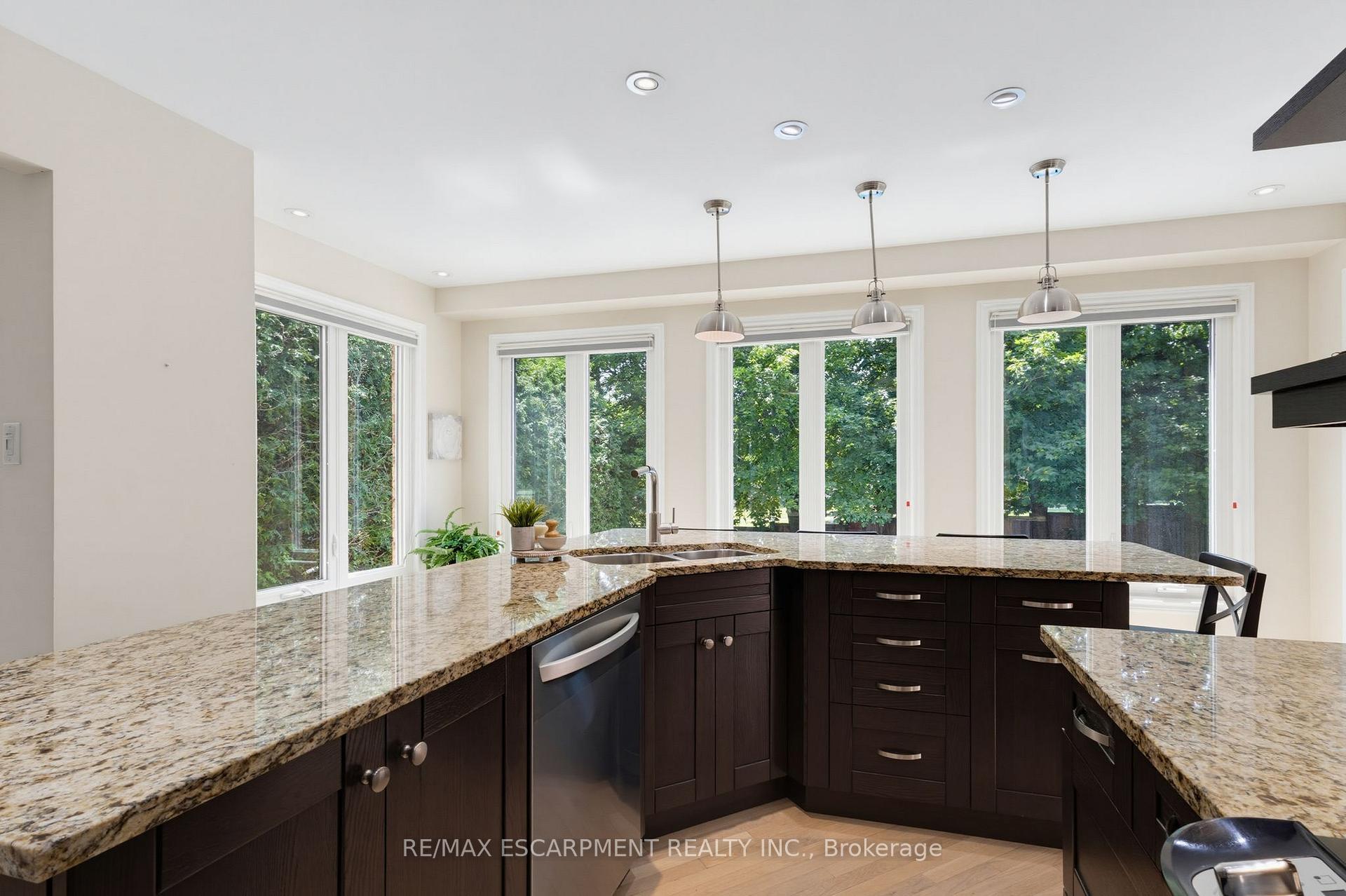 Photo 7 of 2188 Bader Crescent, Burlington, Brant Hills — HOMEH