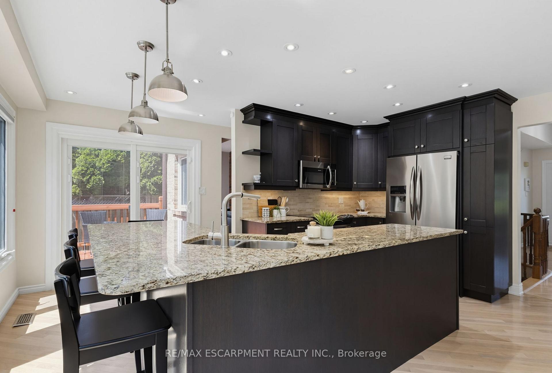 Photo 10 of 2188 Bader Crescent, Burlington, Brant Hills — HOMEH