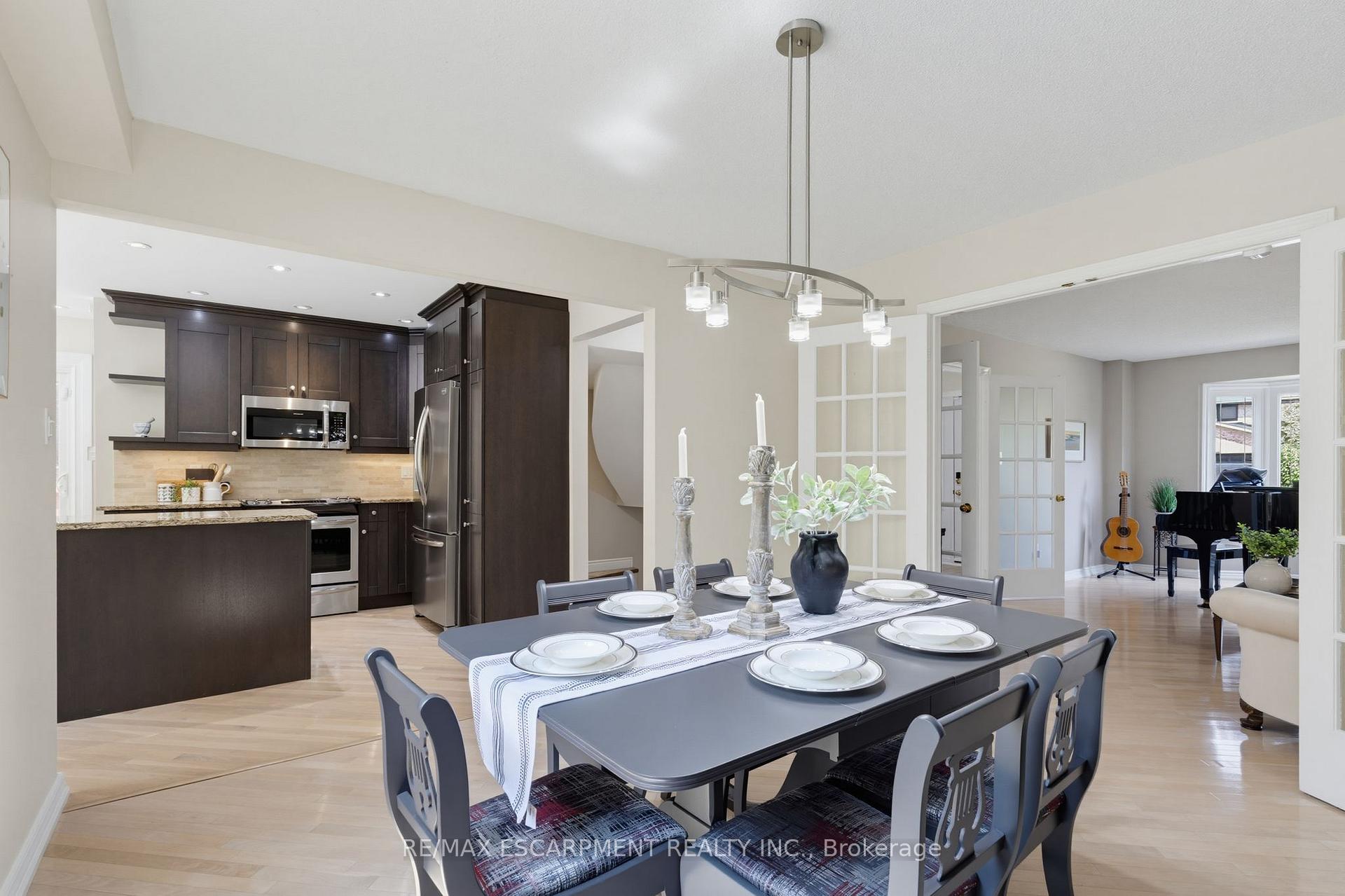 Photo 12 of 2188 Bader Crescent, Burlington, Brant Hills — HOMEH
