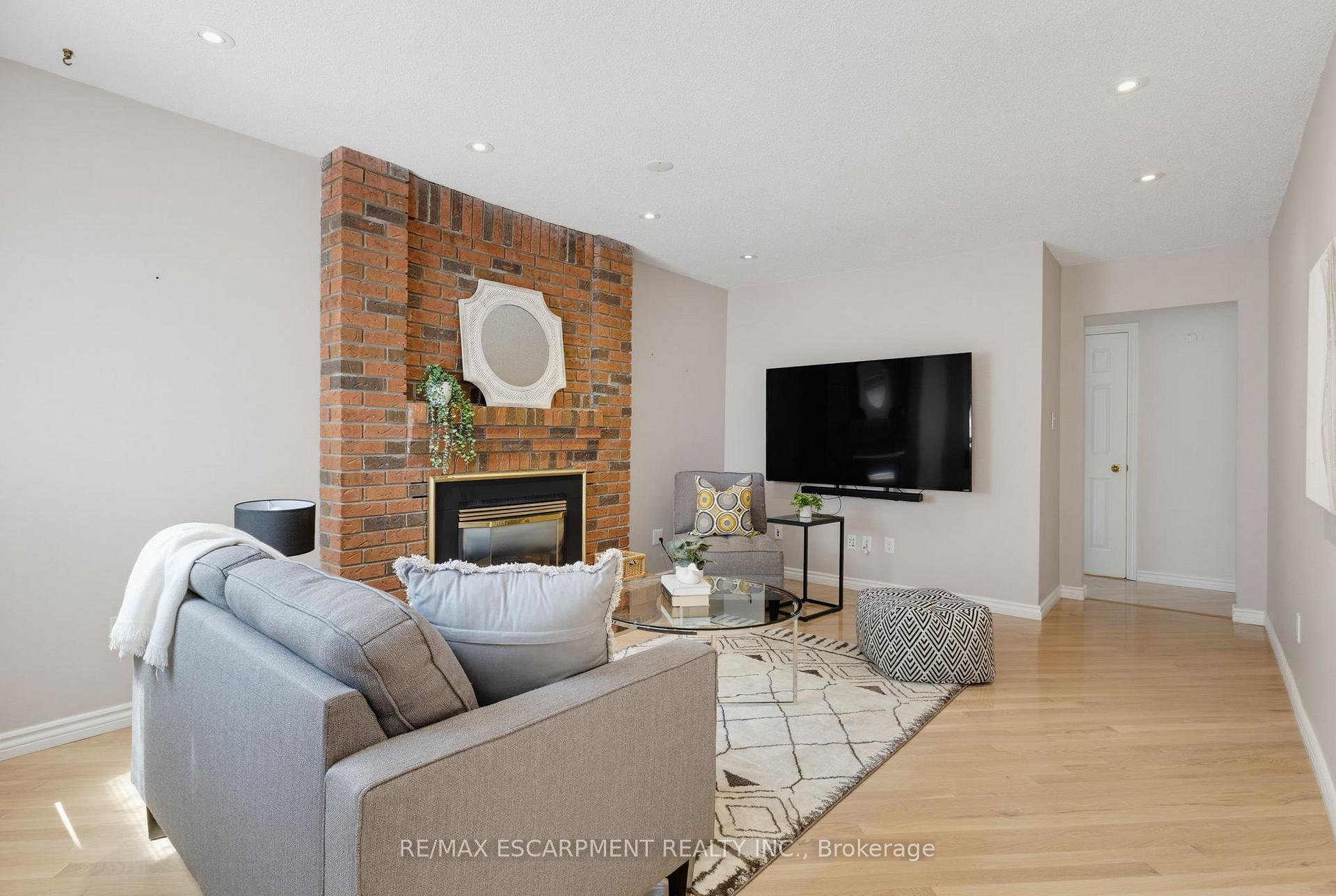 Photo 15 of 2188 Bader Crescent, Burlington, Brant Hills — HOMEH