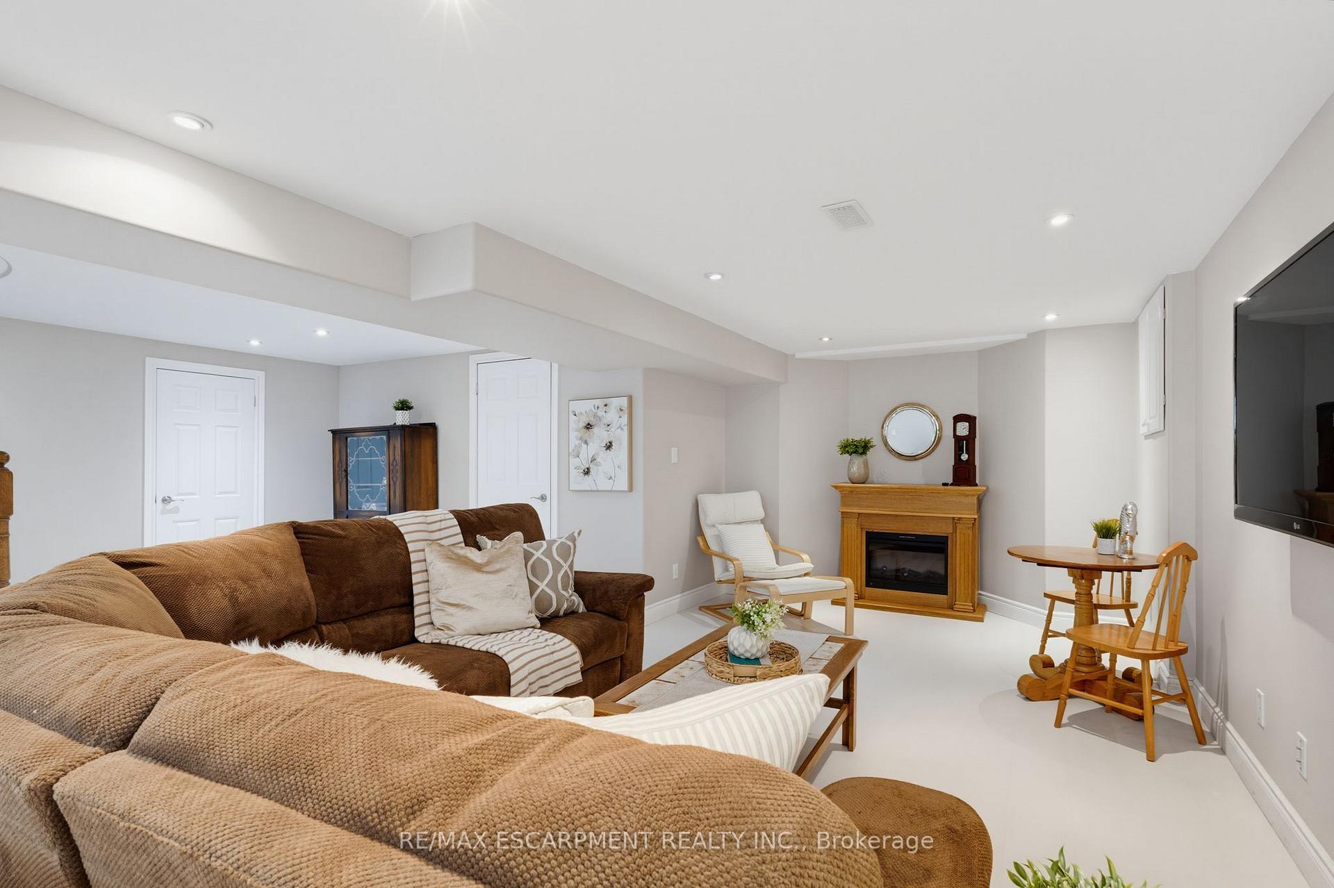 Photo 31 of 2188 Bader Crescent, Burlington, Brant Hills — HOMEH