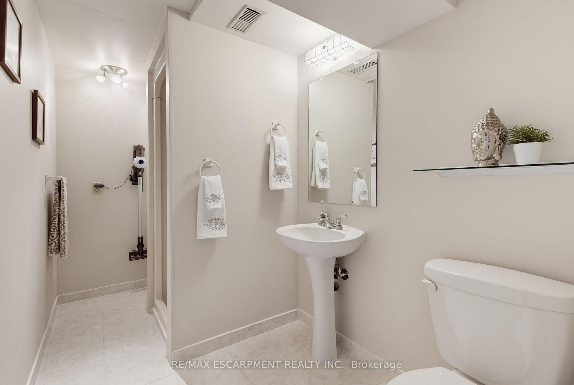 Photo 34 of 2188 Bader Crescent, Burlington, Brant Hills — HOMEH