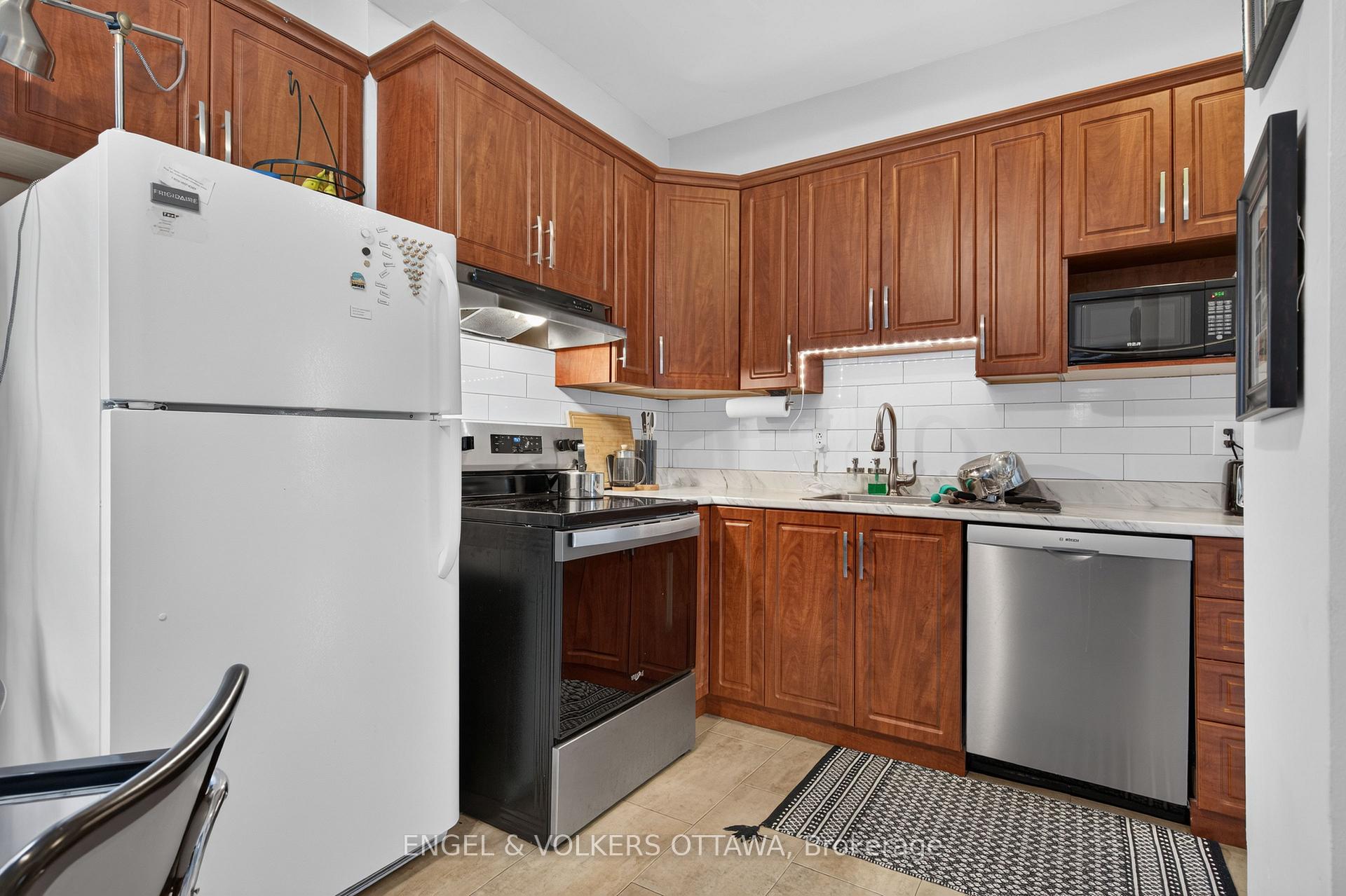 Photo 7 of Unit #1, 35 Craig Street, Ottawa, Glebe — HOMEH
