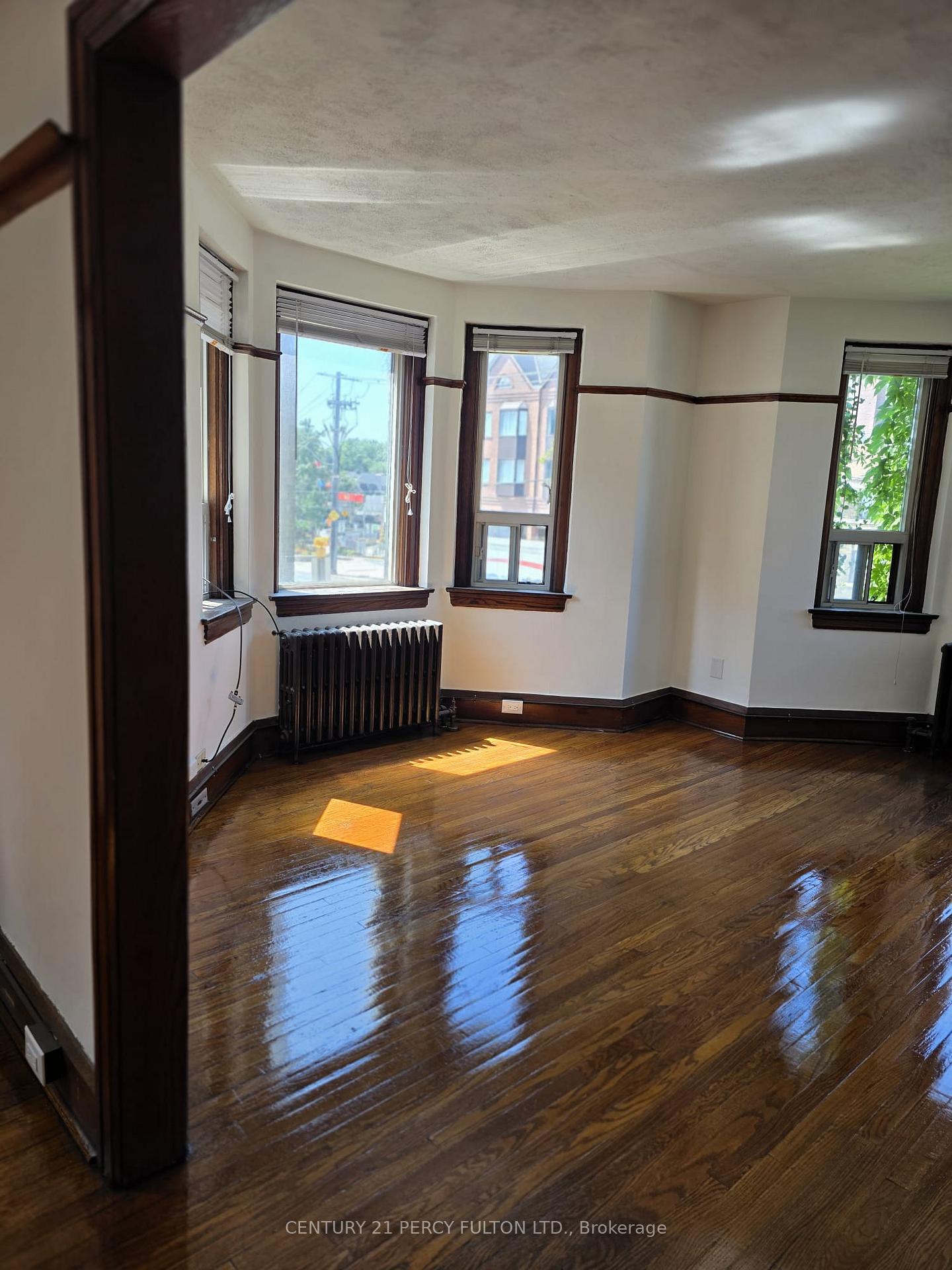 Photo 5 of Unit 8, 29 Jane Street, Toronto, Runnymede-Bloor West Village — HOMEH