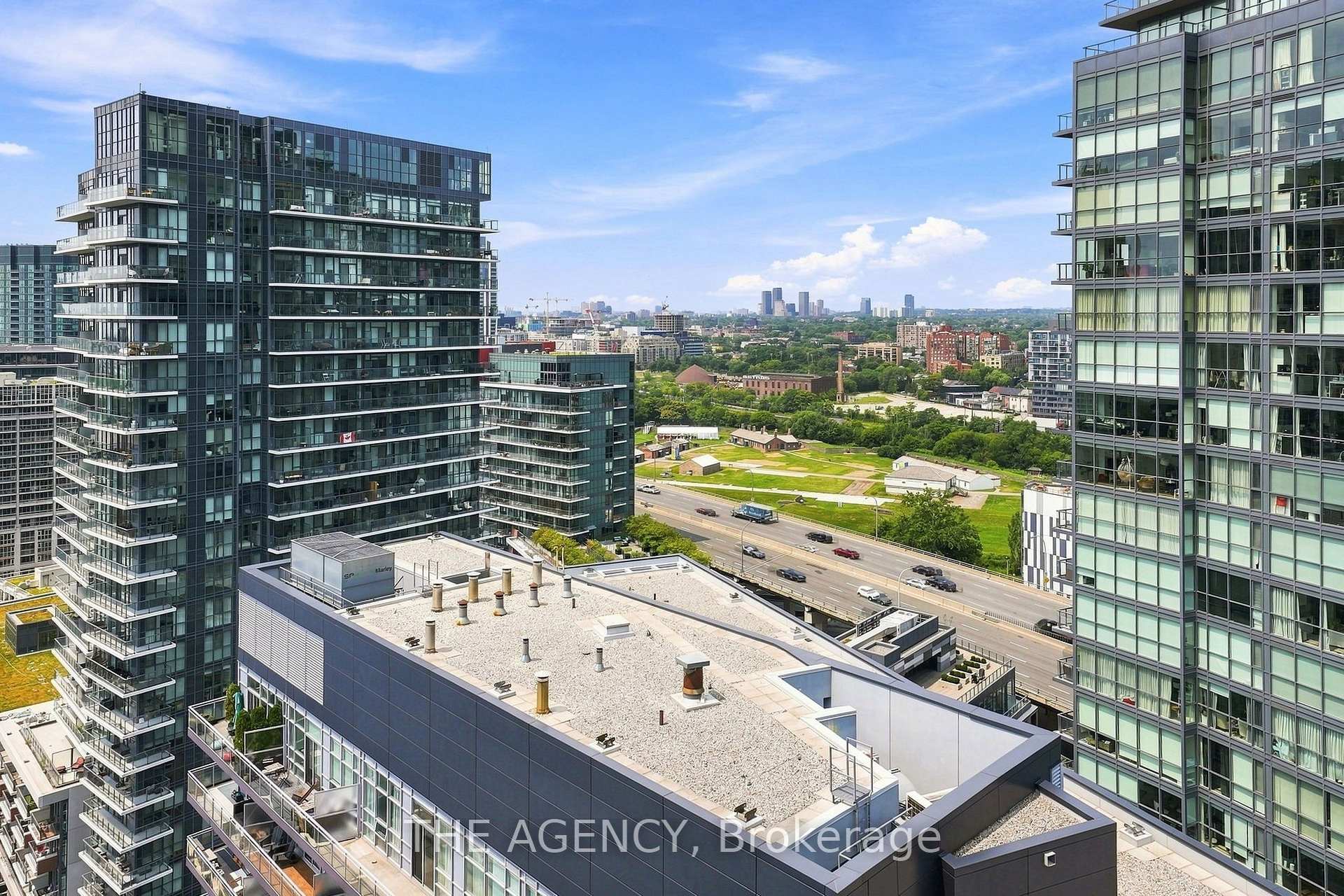 Photo of Unit 2301, 600 Fleet Street