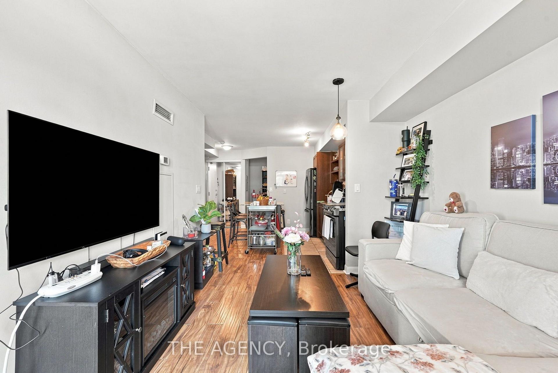 Photo 5 of Unit 2301, 600 Fleet Street, Toronto, Niagara — HOMEH
