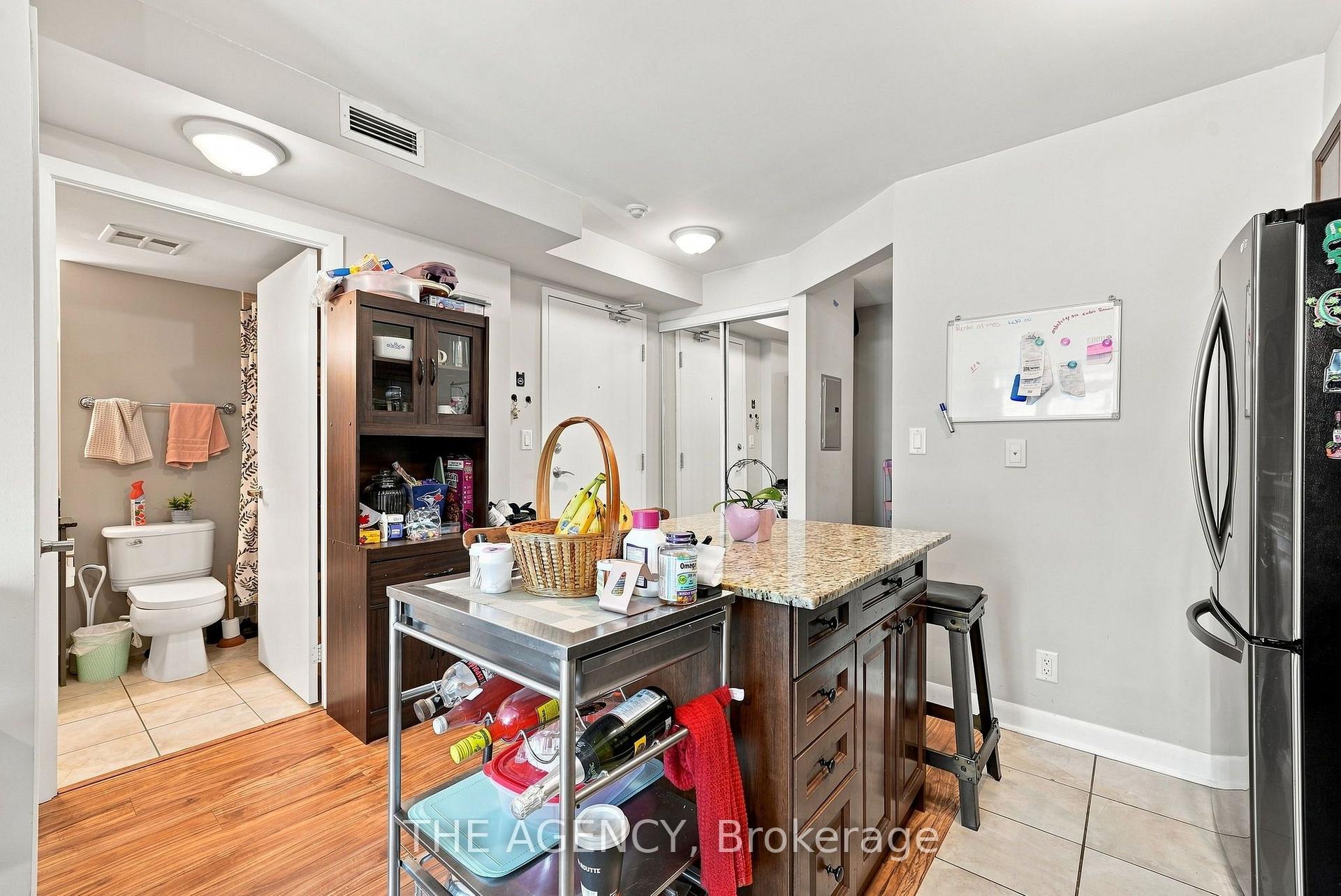 Photo 8 of Unit 2301, 600 Fleet Street, Toronto, Niagara — HOMEH