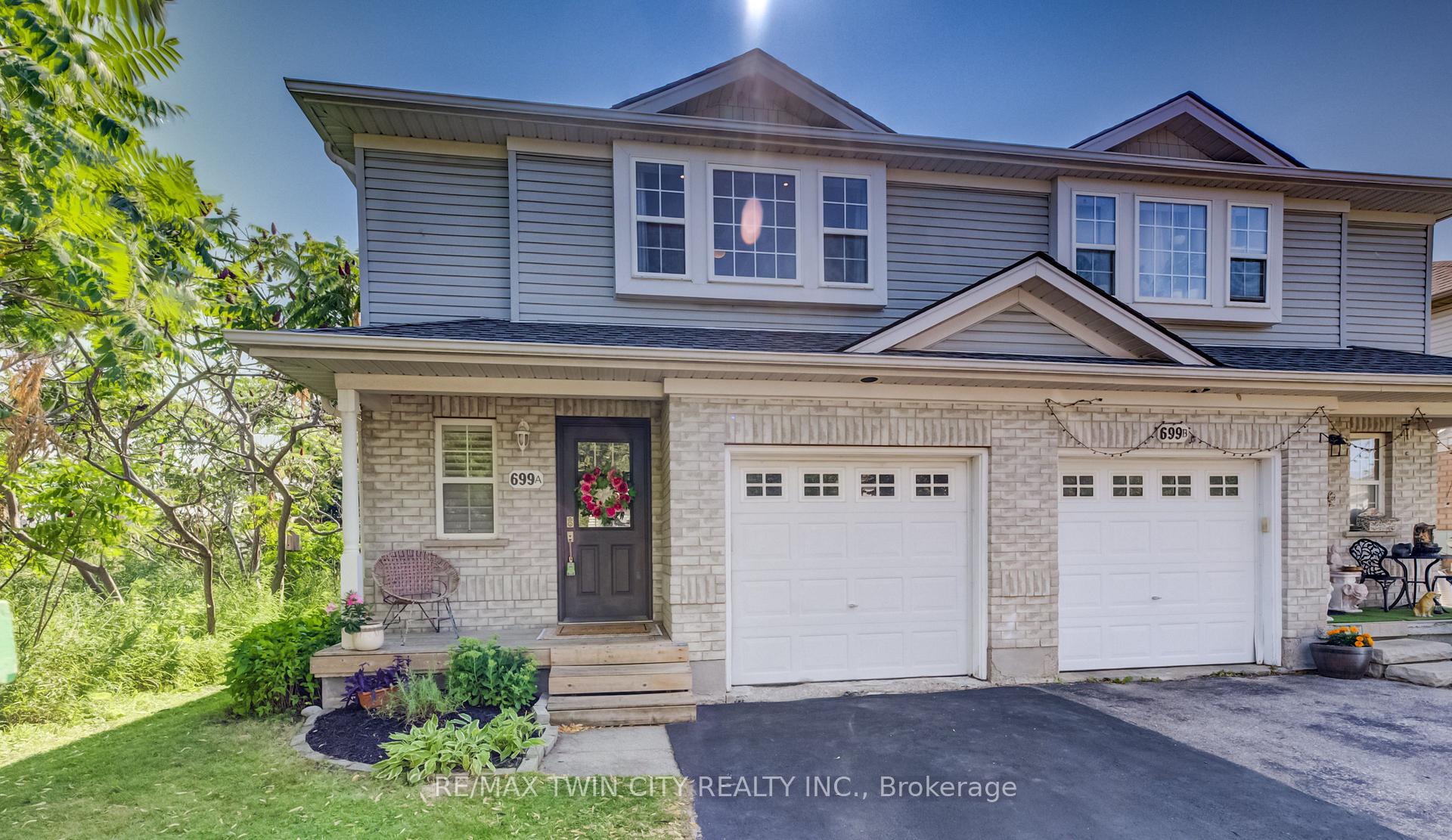 Photo 3 of Unit A, 699 Zermatt Drive, Waterloo, Upper Beechwood — HOMEH
