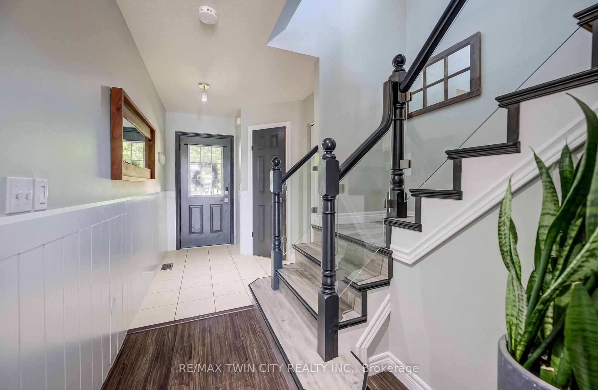 Photo 4 of Unit A, 699 Zermatt Drive, Waterloo, Upper Beechwood — HOMEH
