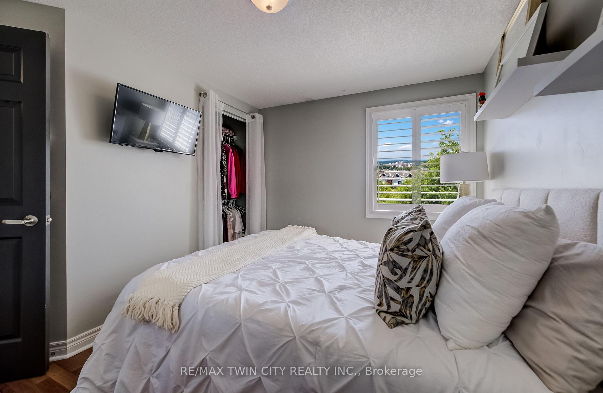 Photo 29 of Unit A, 699 Zermatt Drive, Waterloo, Upper Beechwood — HOMEH
