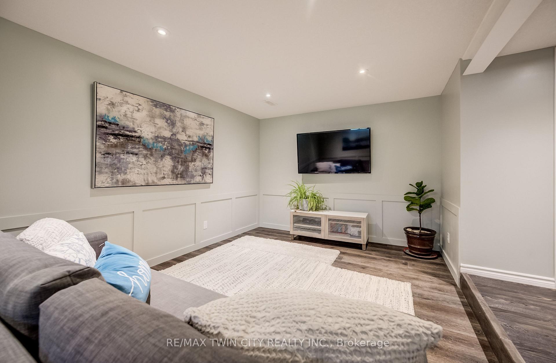 Photo 35 of Unit A, 699 Zermatt Drive, Waterloo, Upper Beechwood — HOMEH