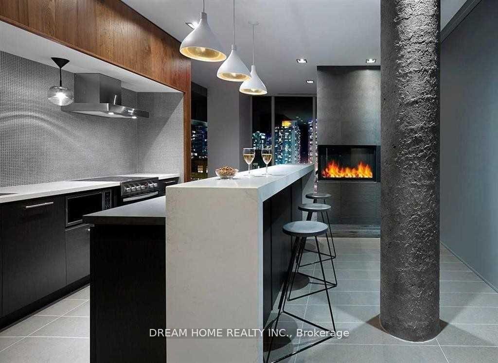 Photo 12 of Unit 1601, 435 Richmond Street W, Toronto, Waterfront Communities — HOMEH