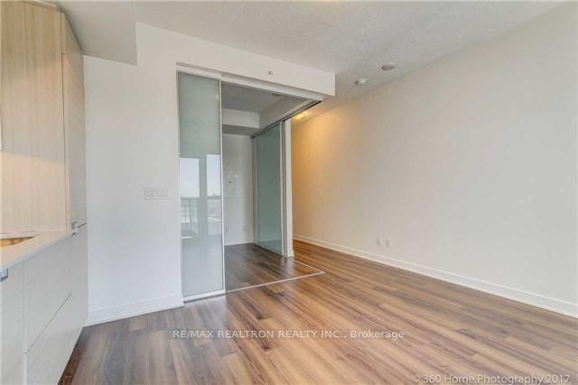 Photo 4 of Unit 2110, 210 Simcoe Street, Toronto, Kensington-Chinatown — HOMEH