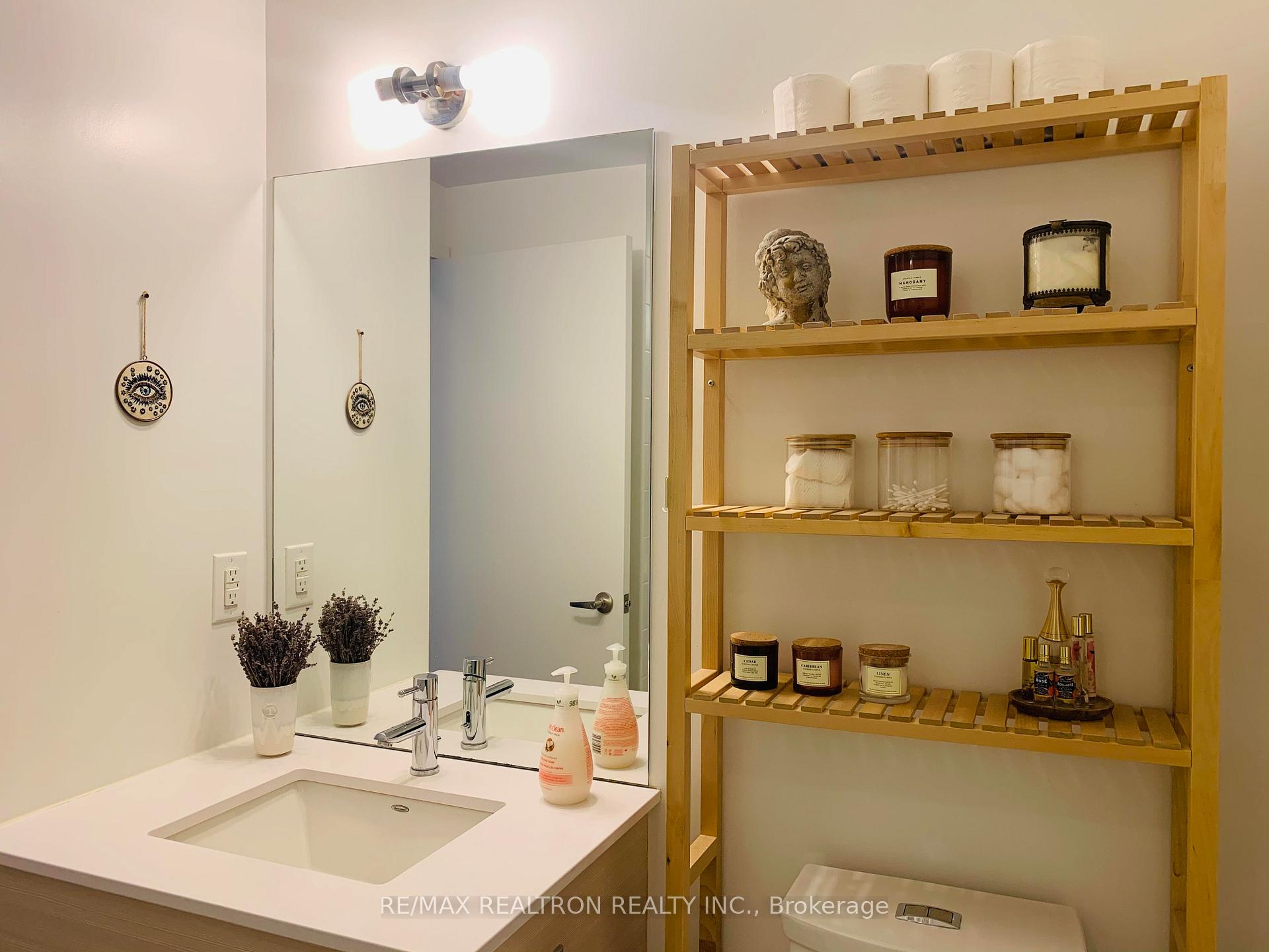 Photo 10 of Unit 2110, 210 Simcoe Street, Toronto, Kensington-Chinatown — HOMEH