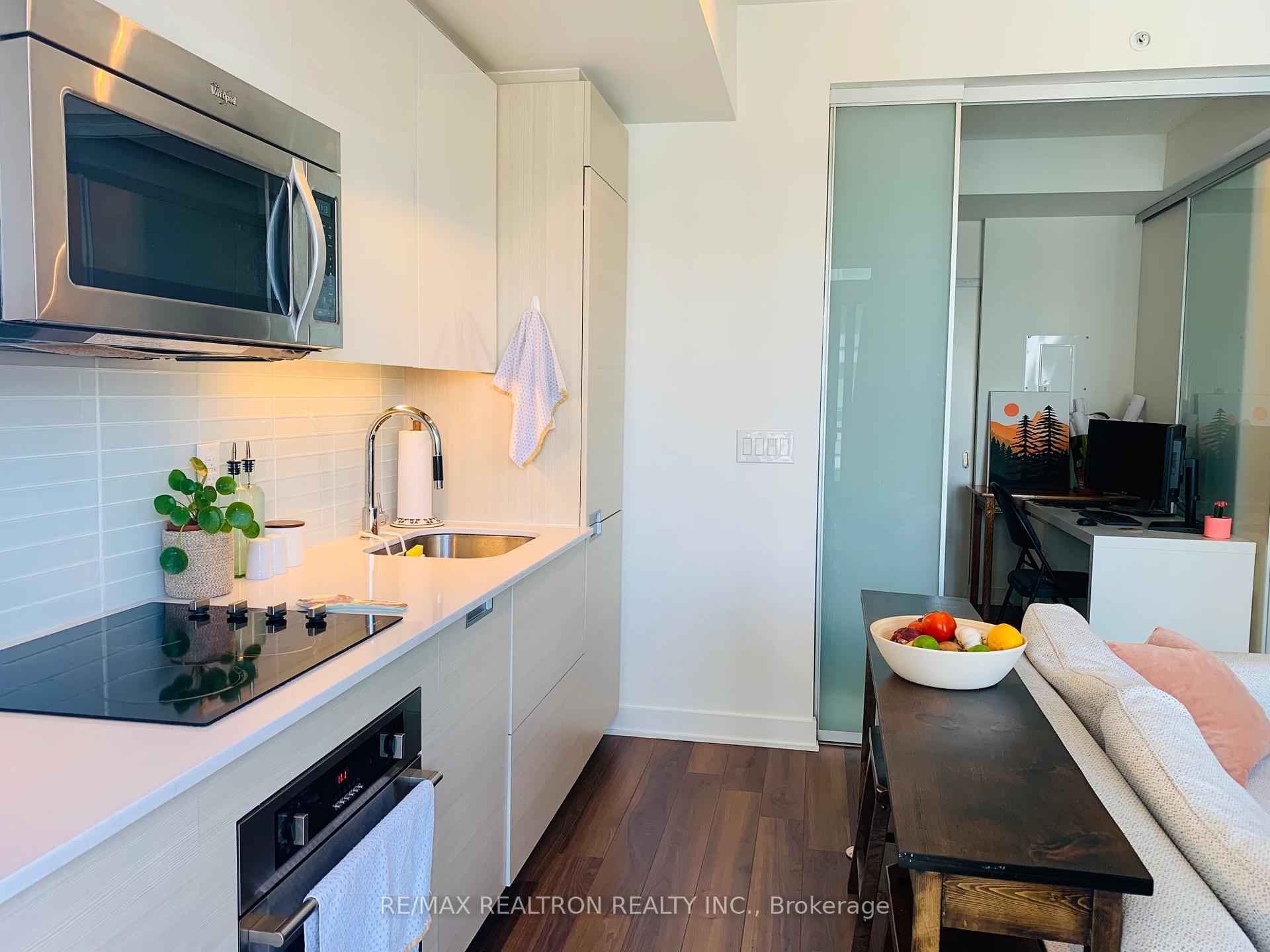 Photo 12 of Unit 2110, 210 Simcoe Street, Toronto, Kensington-Chinatown — HOMEH