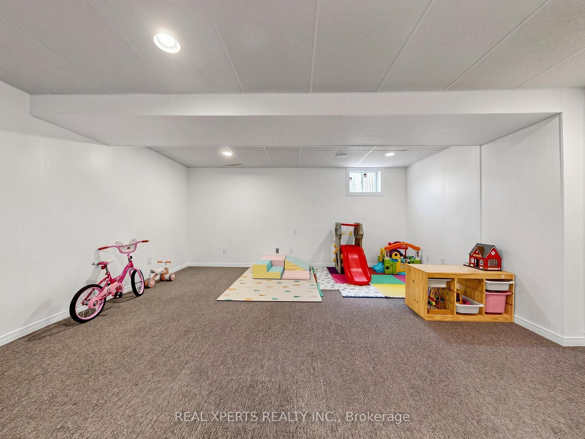 Photo 32 of Unit 34, 346 Highland Road W, Hamilton, Stoney Creek — HOMEH