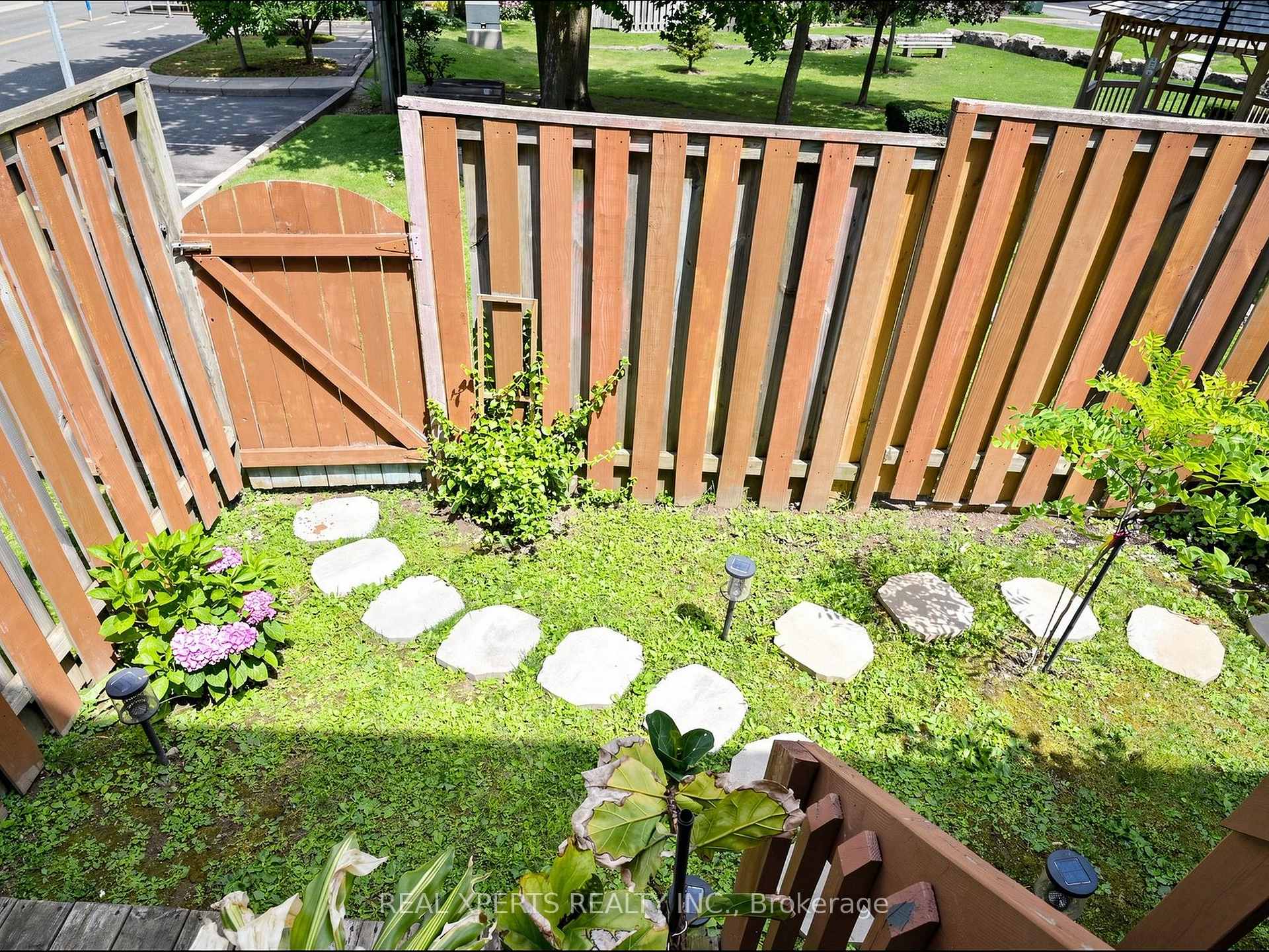 Photo 39 of Unit 34, 346 Highland Road W, Hamilton, Stoney Creek — HOMEH