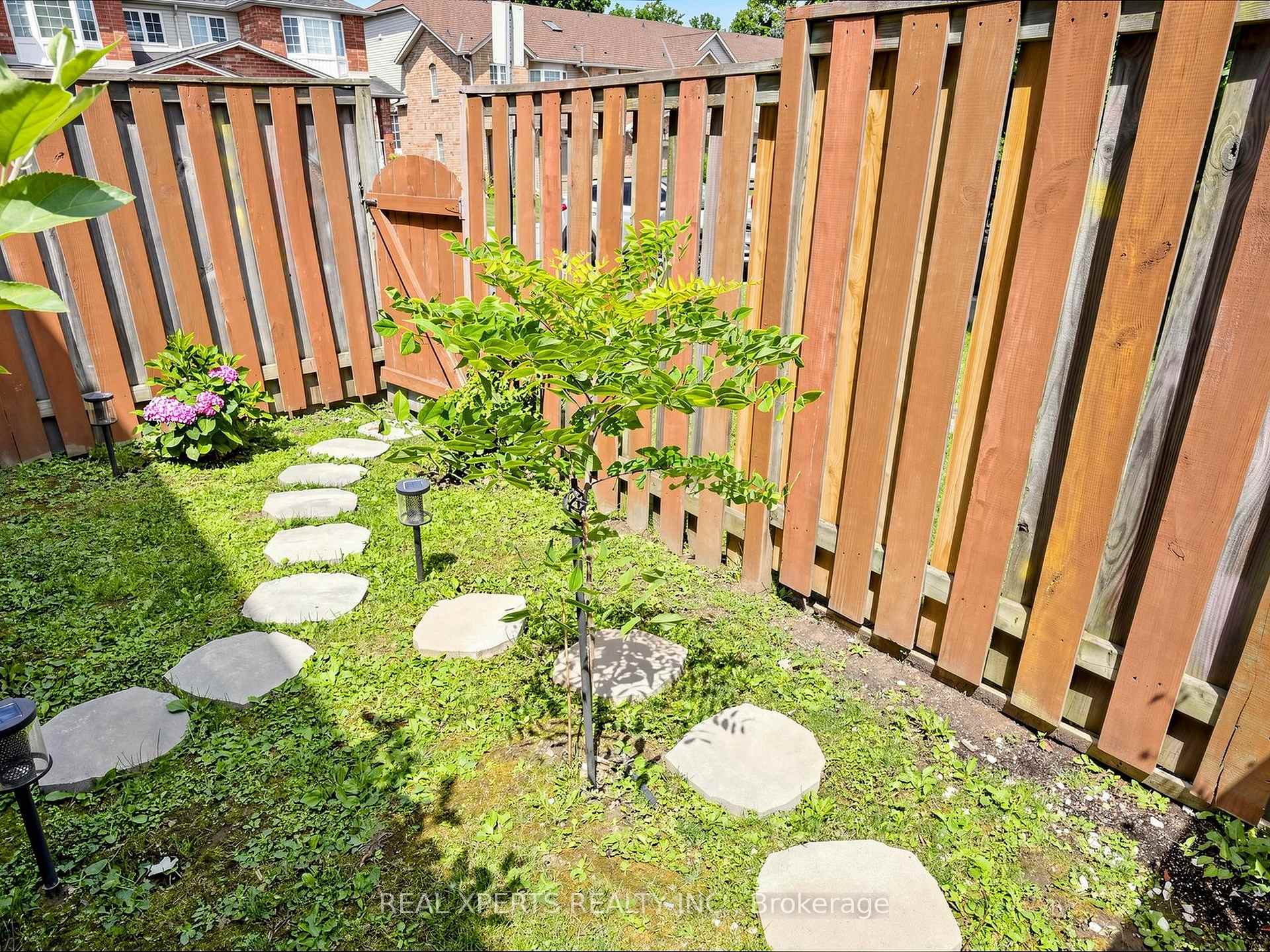 Photo 43 of Unit 34, 346 Highland Road W, Hamilton, Stoney Creek — HOMEH