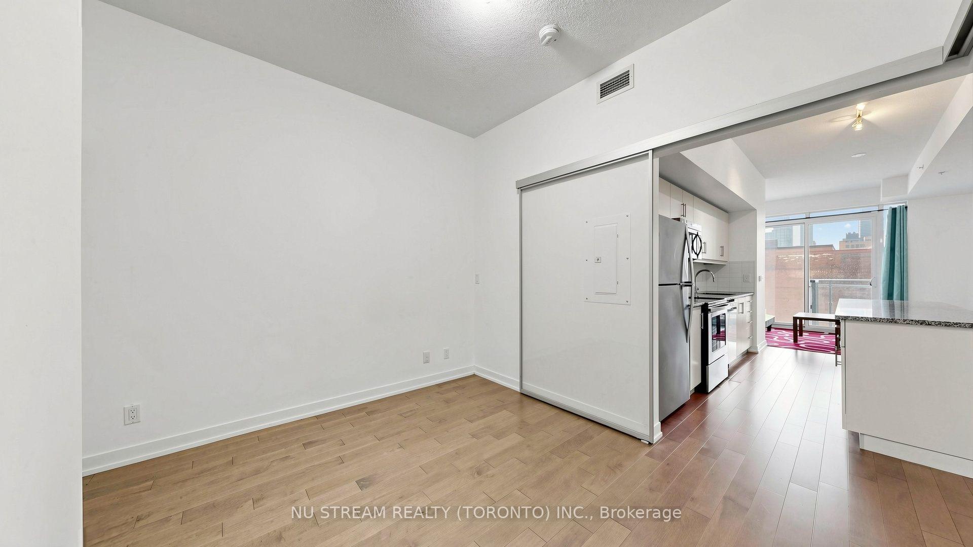 Photo 8 of Unit 708, 10 Willison Square, Toronto, Kensington-Chinatown — HOMEH