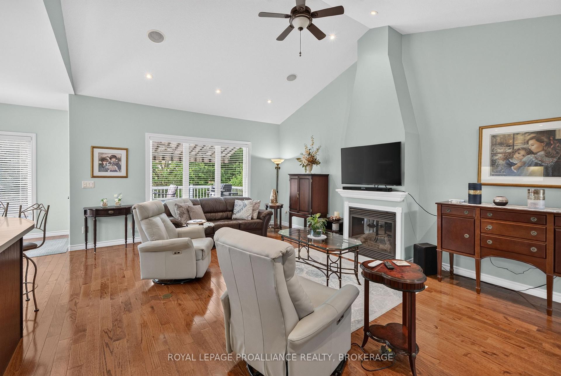 Photo 8 of 995 Granite Court, Kingston, East Gardiners Rd — HOMEH
