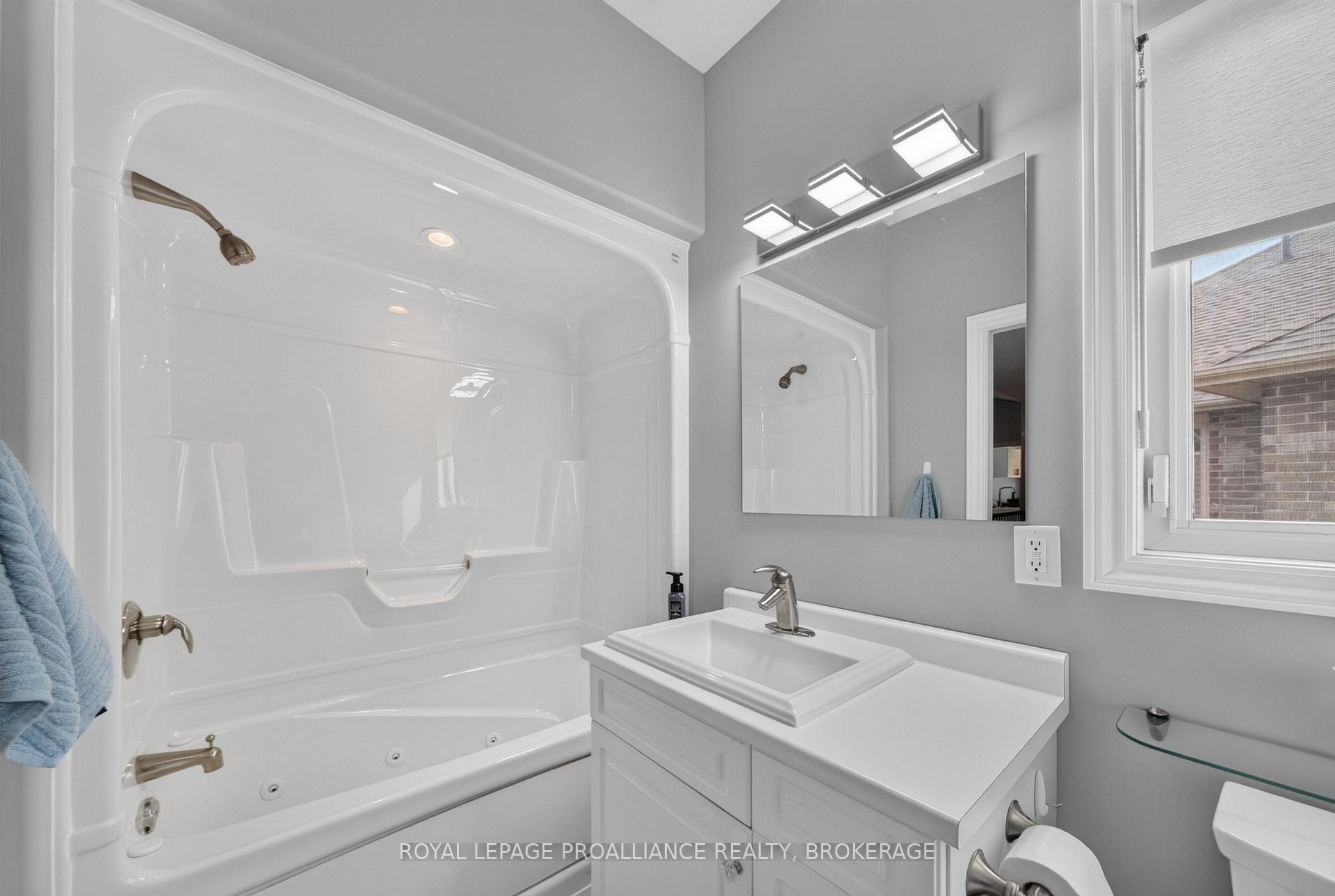 Photo 25 of 995 Granite Court, Kingston, East Gardiners Rd — HOMEH