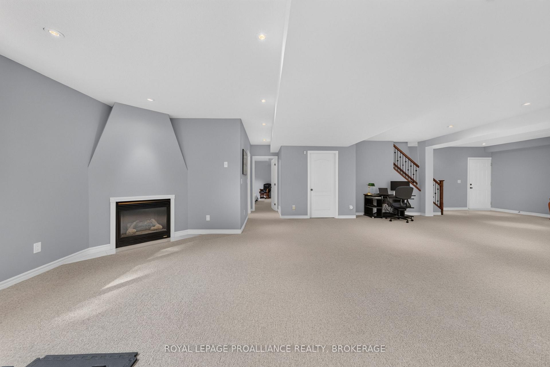 Photo 32 of 995 Granite Court, Kingston, East Gardiners Rd — HOMEH