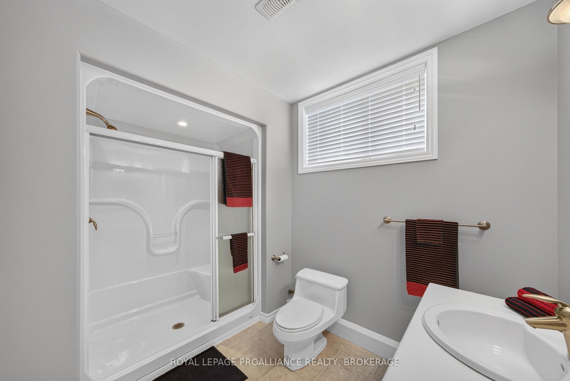 Photo 33 of 995 Granite Court, Kingston, East Gardiners Rd — HOMEH