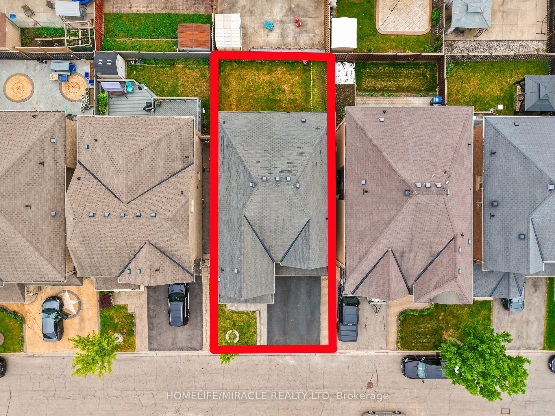 Photo 3 of 9 Gamson Crescent, Brampton, Sandringham-Wellington — HOMEH