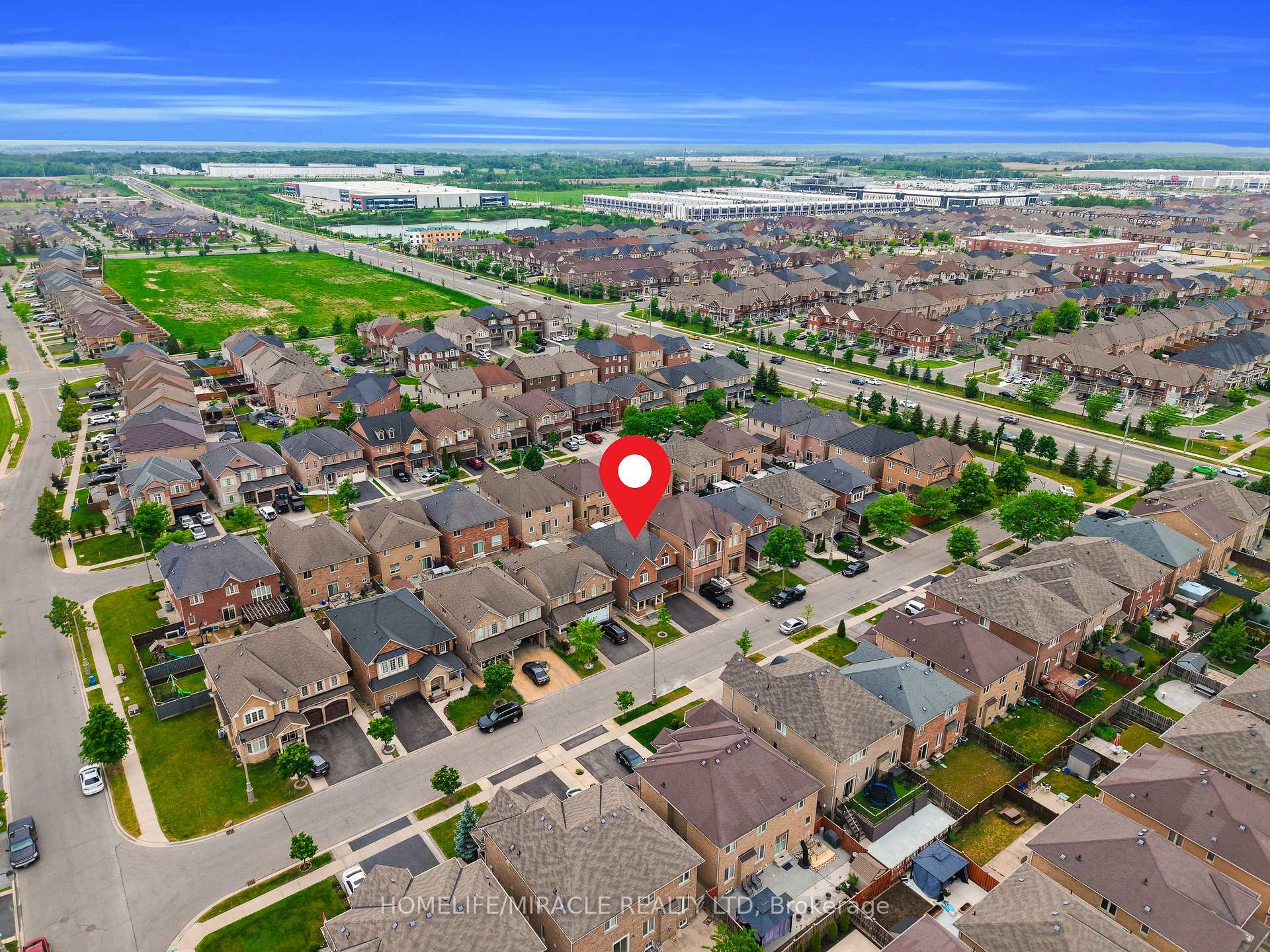 Photo 5 of 9 Gamson Crescent, Brampton, Sandringham-Wellington — HOMEH