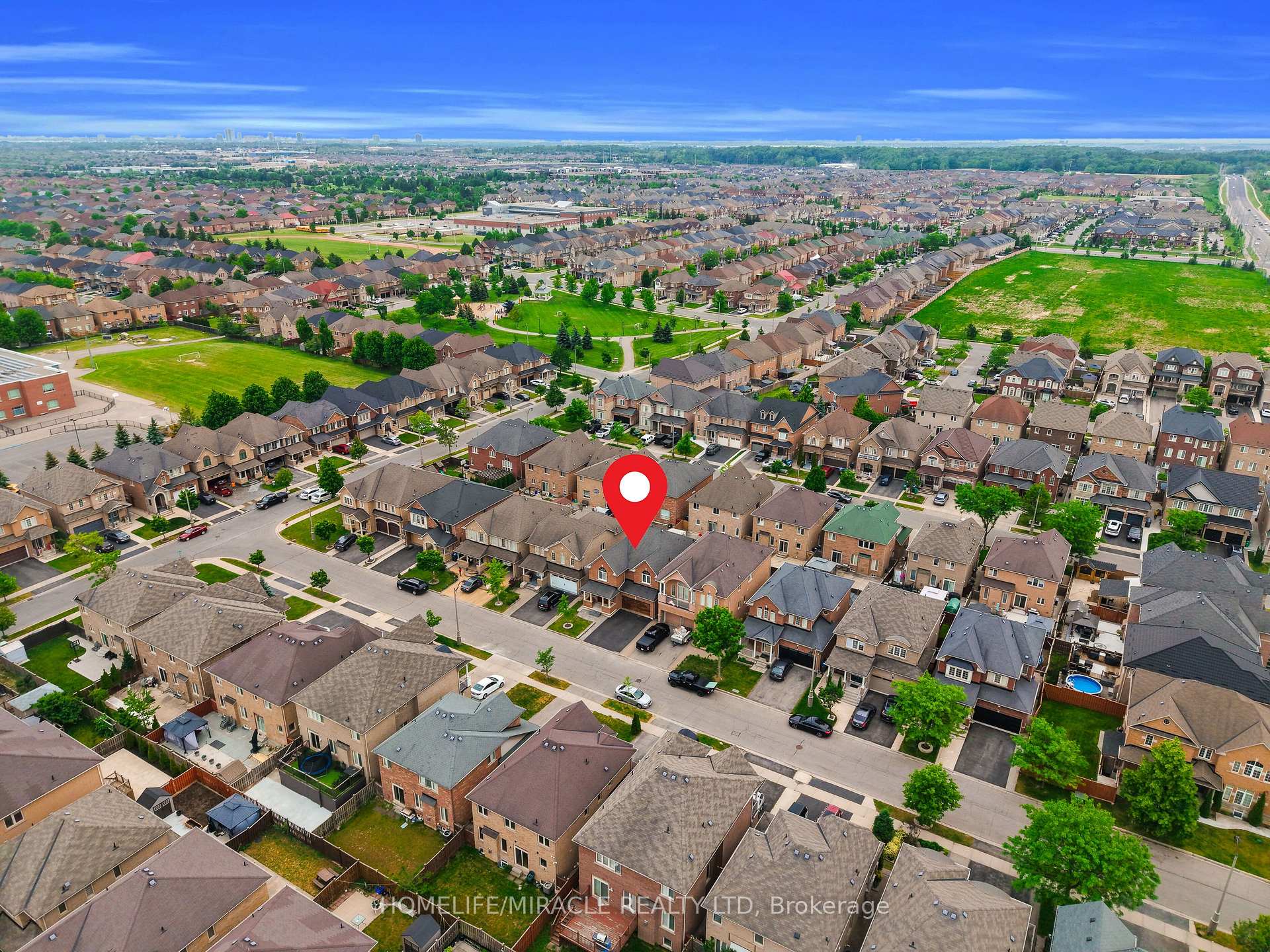 Photo 6 of 9 Gamson Crescent, Brampton, Sandringham-Wellington — HOMEH