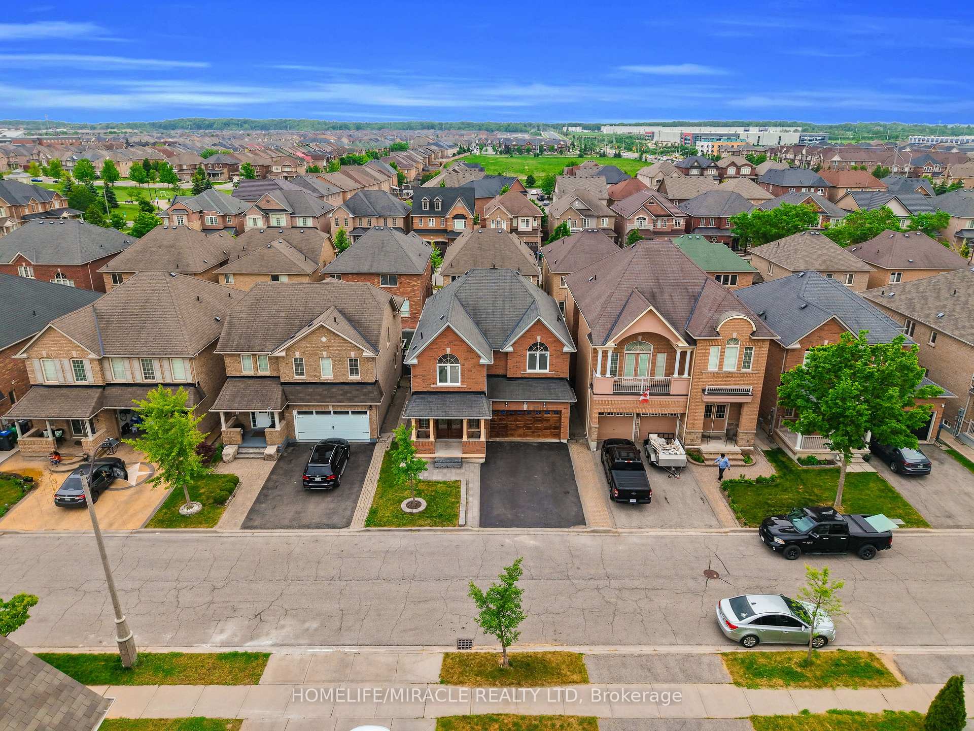 Photo 7 of 9 Gamson Crescent, Brampton, Sandringham-Wellington — HOMEH