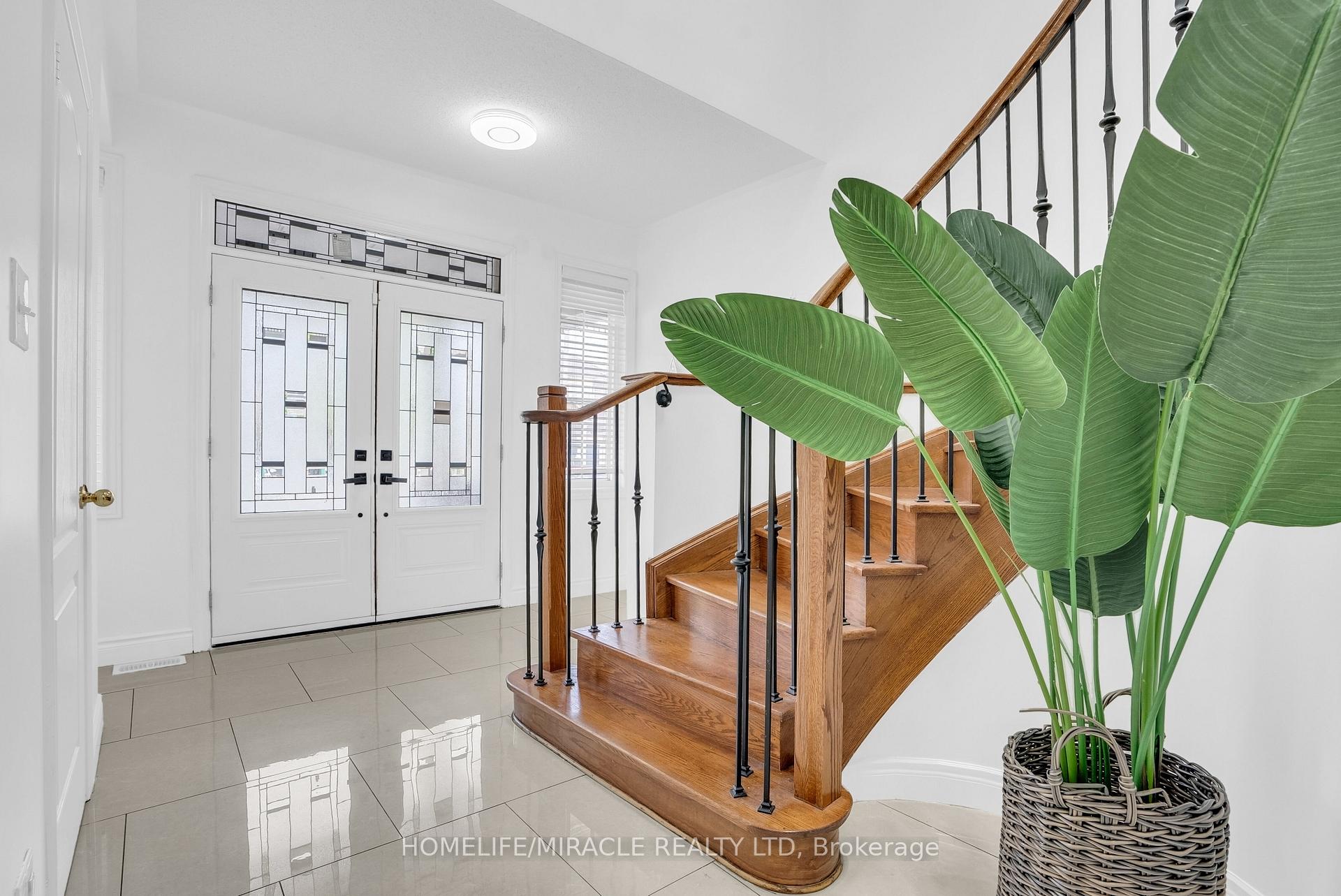 Photo 9 of 9 Gamson Crescent, Brampton, Sandringham-Wellington — HOMEH