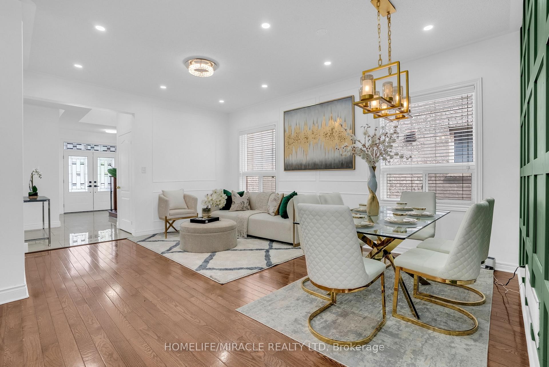 Photo 12 of 9 Gamson Crescent, Brampton, Sandringham-Wellington — HOMEH
