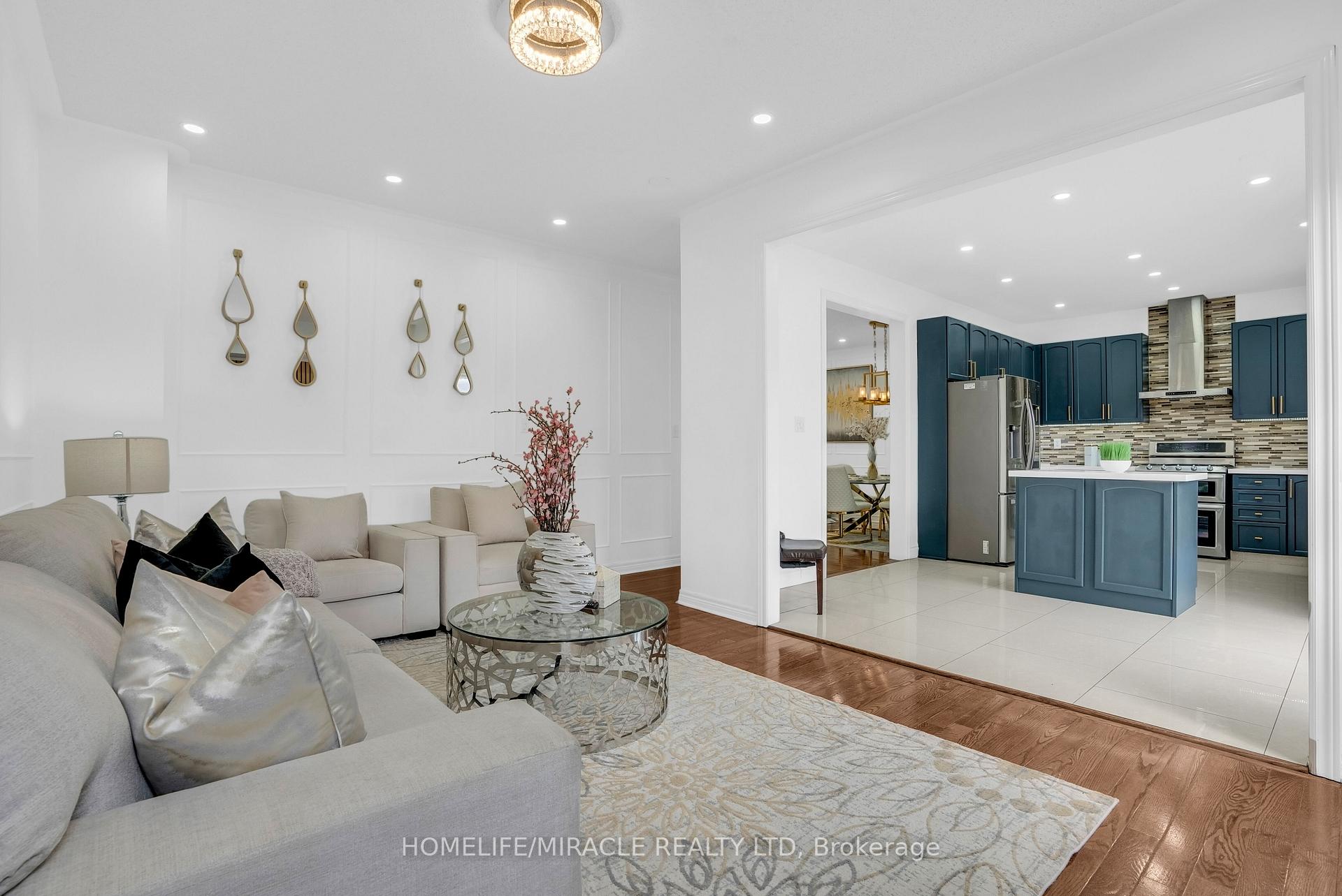 Photo 17 of 9 Gamson Crescent, Brampton, Sandringham-Wellington — HOMEH