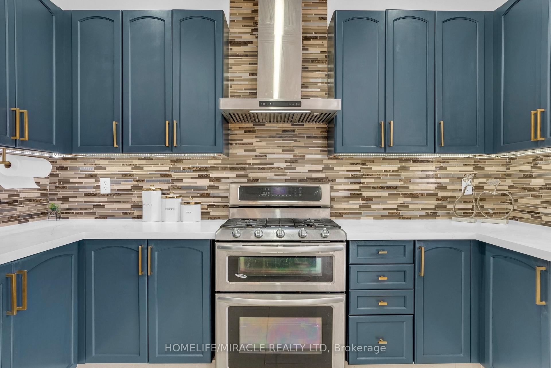 Photo 19 of 9 Gamson Crescent, Brampton, Sandringham-Wellington — HOMEH