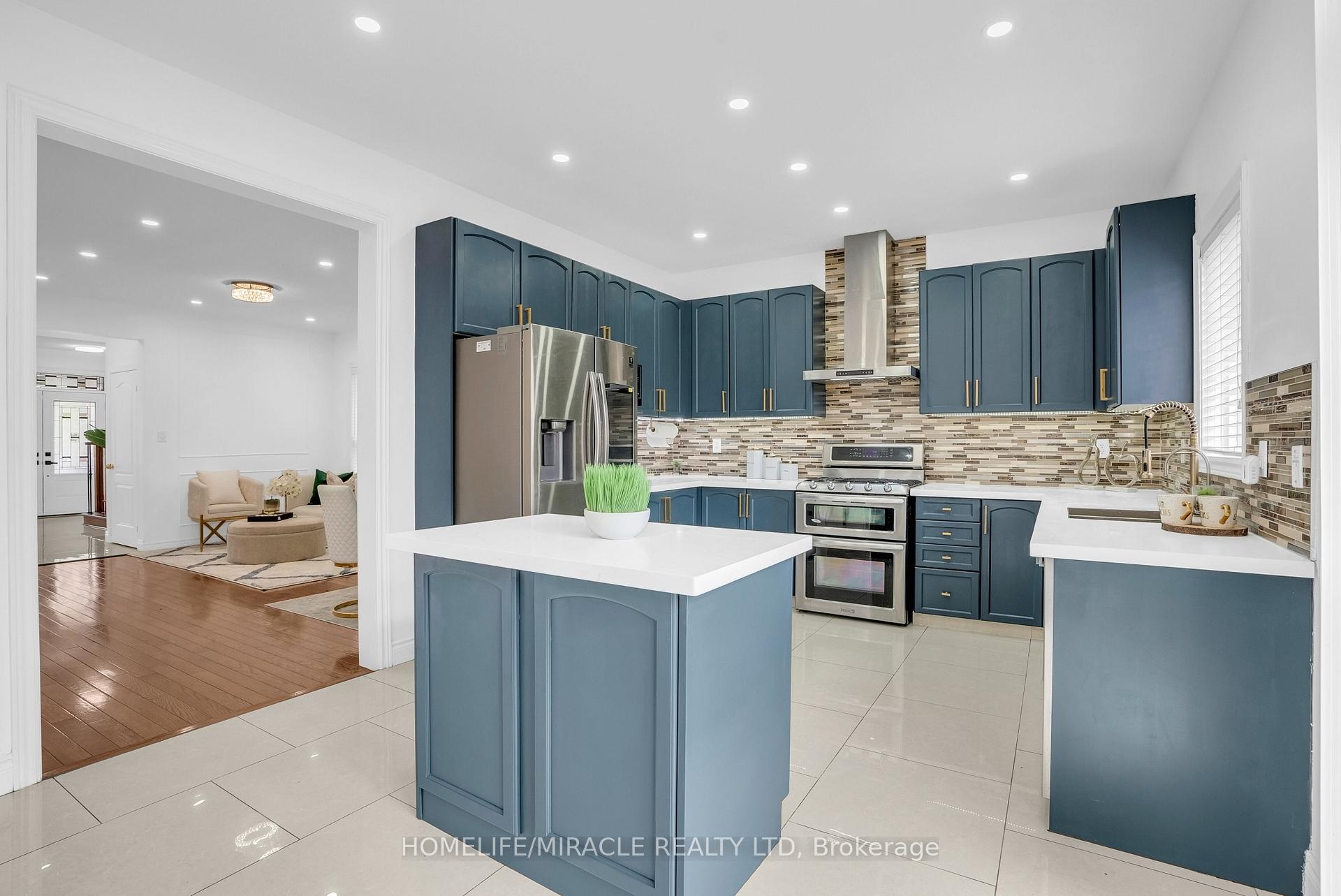 Photo 20 of 9 Gamson Crescent, Brampton, Sandringham-Wellington — HOMEH