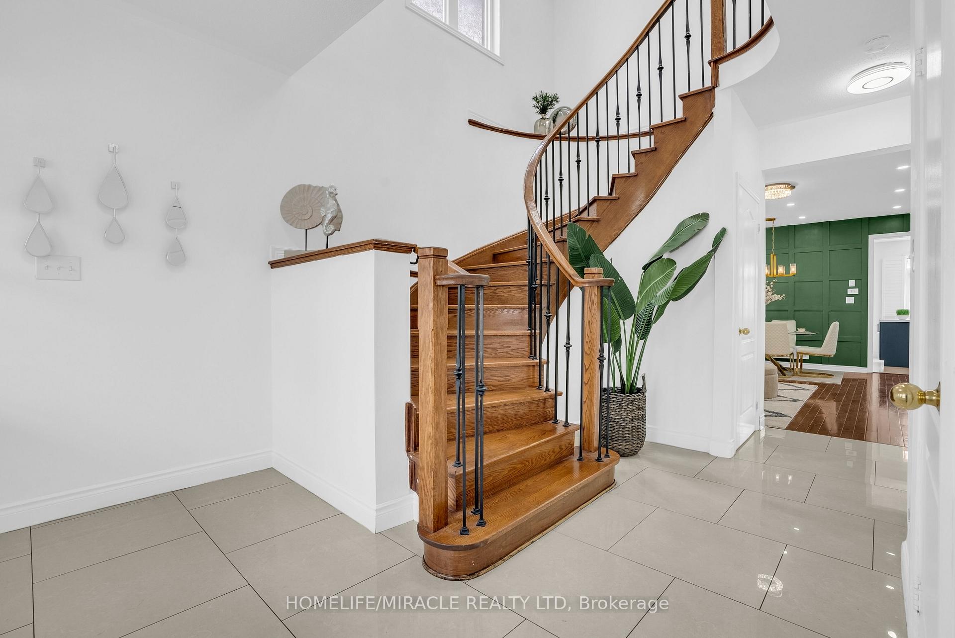 Photo 22 of 9 Gamson Crescent, Brampton, Sandringham-Wellington — HOMEH