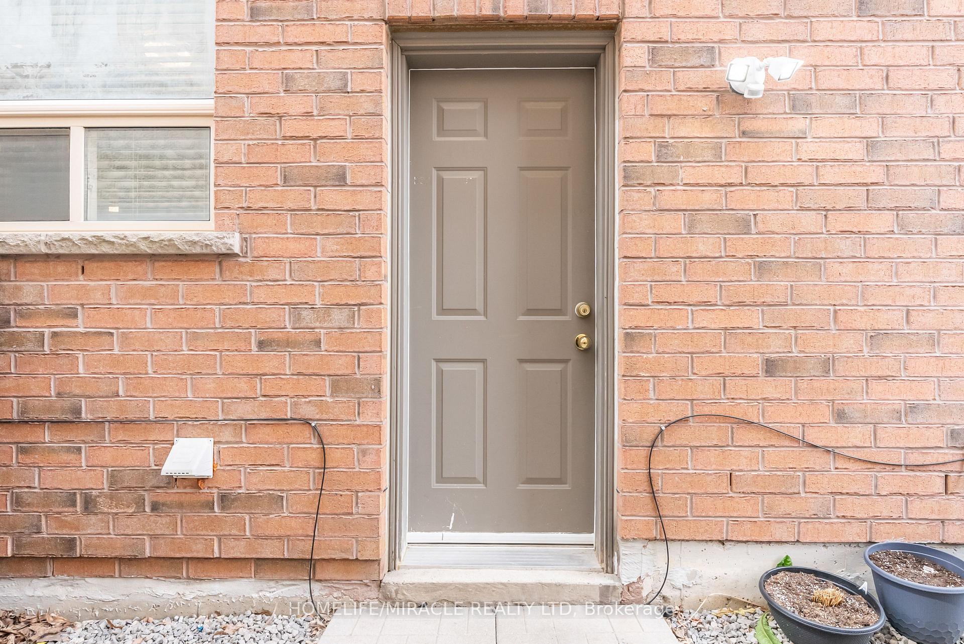 Photo 38 of 9 Gamson Crescent, Brampton, Sandringham-Wellington — HOMEH