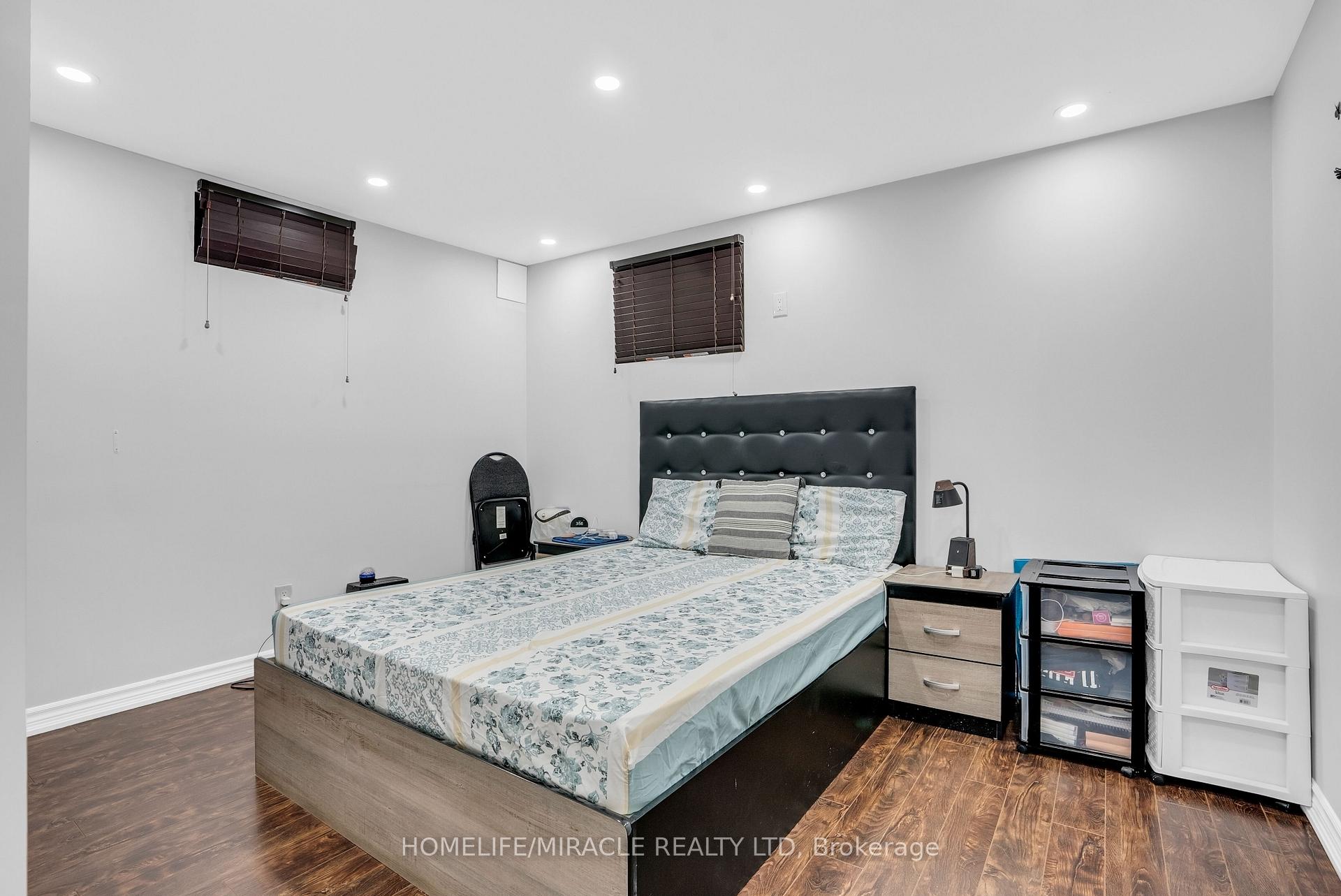 Photo 41 of 9 Gamson Crescent, Brampton, Sandringham-Wellington — HOMEH