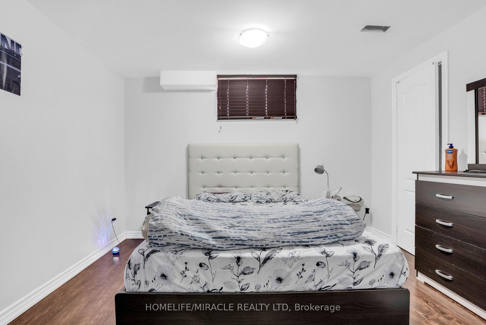 Photo 42 of 9 Gamson Crescent, Brampton, Sandringham-Wellington — HOMEH