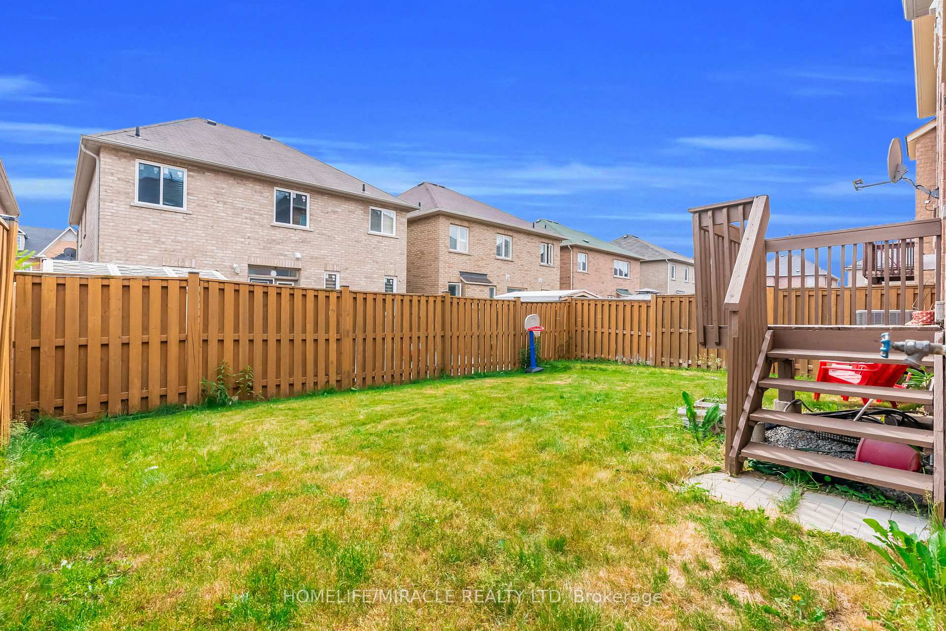 Photo 43 of 9 Gamson Crescent, Brampton, Sandringham-Wellington — HOMEH