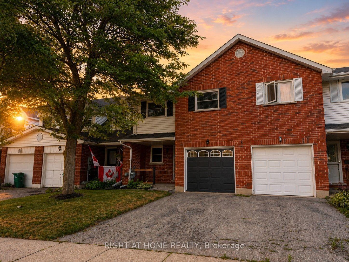 Photo 2 of 41 Edgemere Drive, Cambridge, Christopher-Champlain — HOMEH