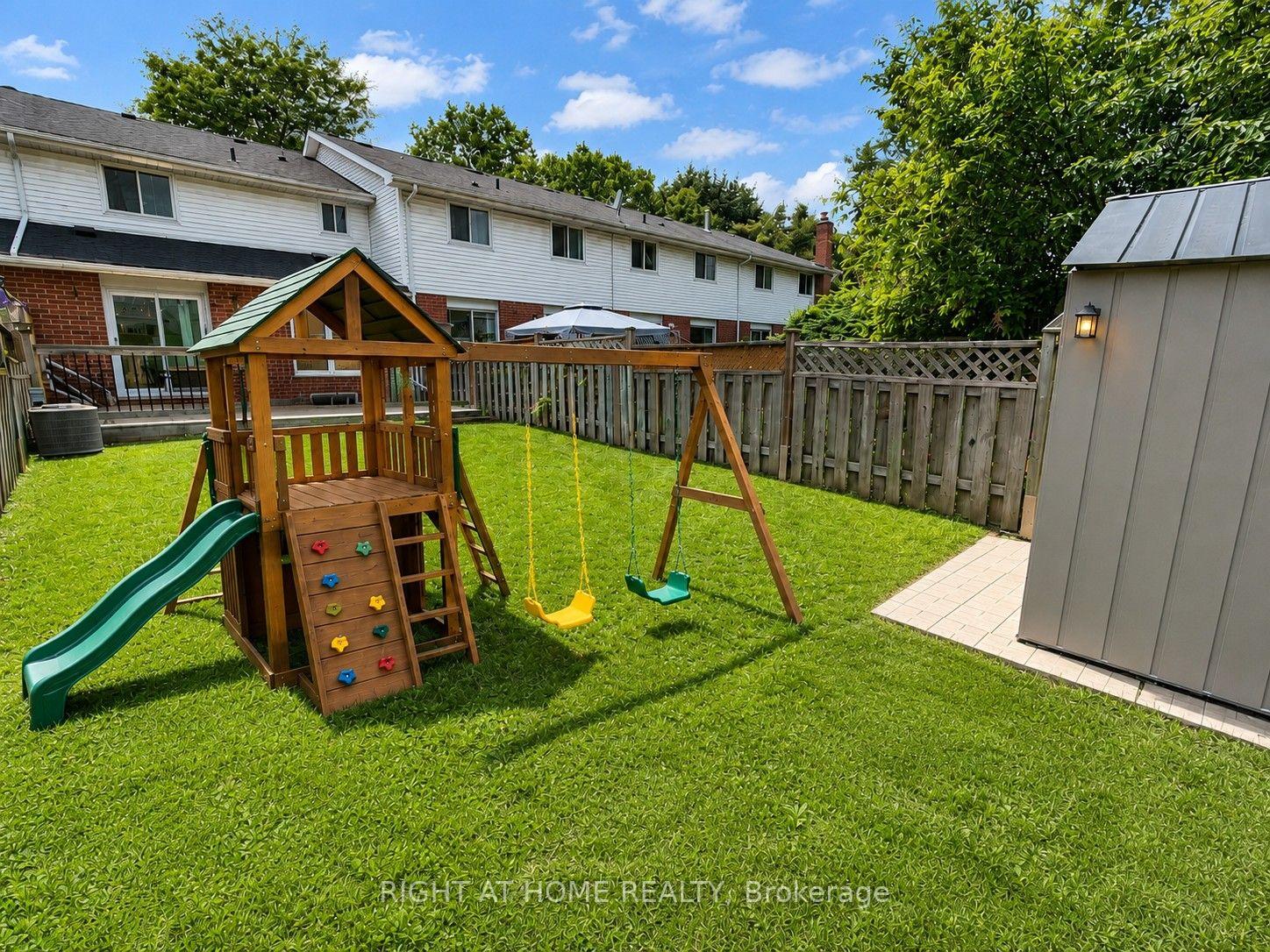 Photo 3 of 41 Edgemere Drive, Cambridge, Christopher-Champlain — HOMEH