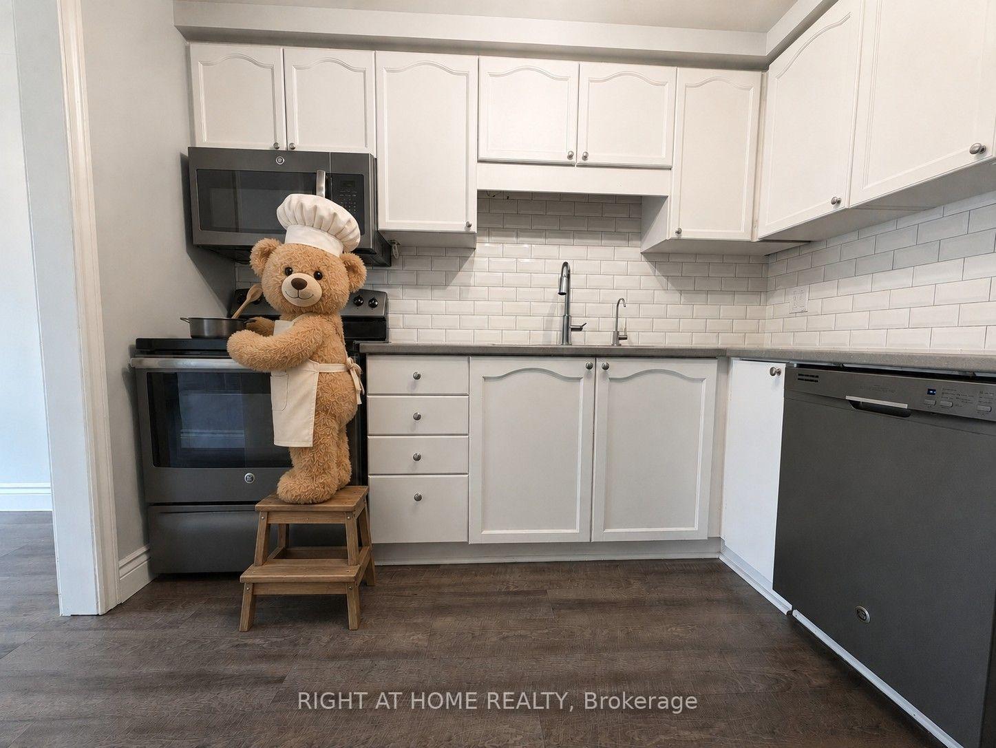Photo 9 of 41 Edgemere Drive, Cambridge, Christopher-Champlain — HOMEH