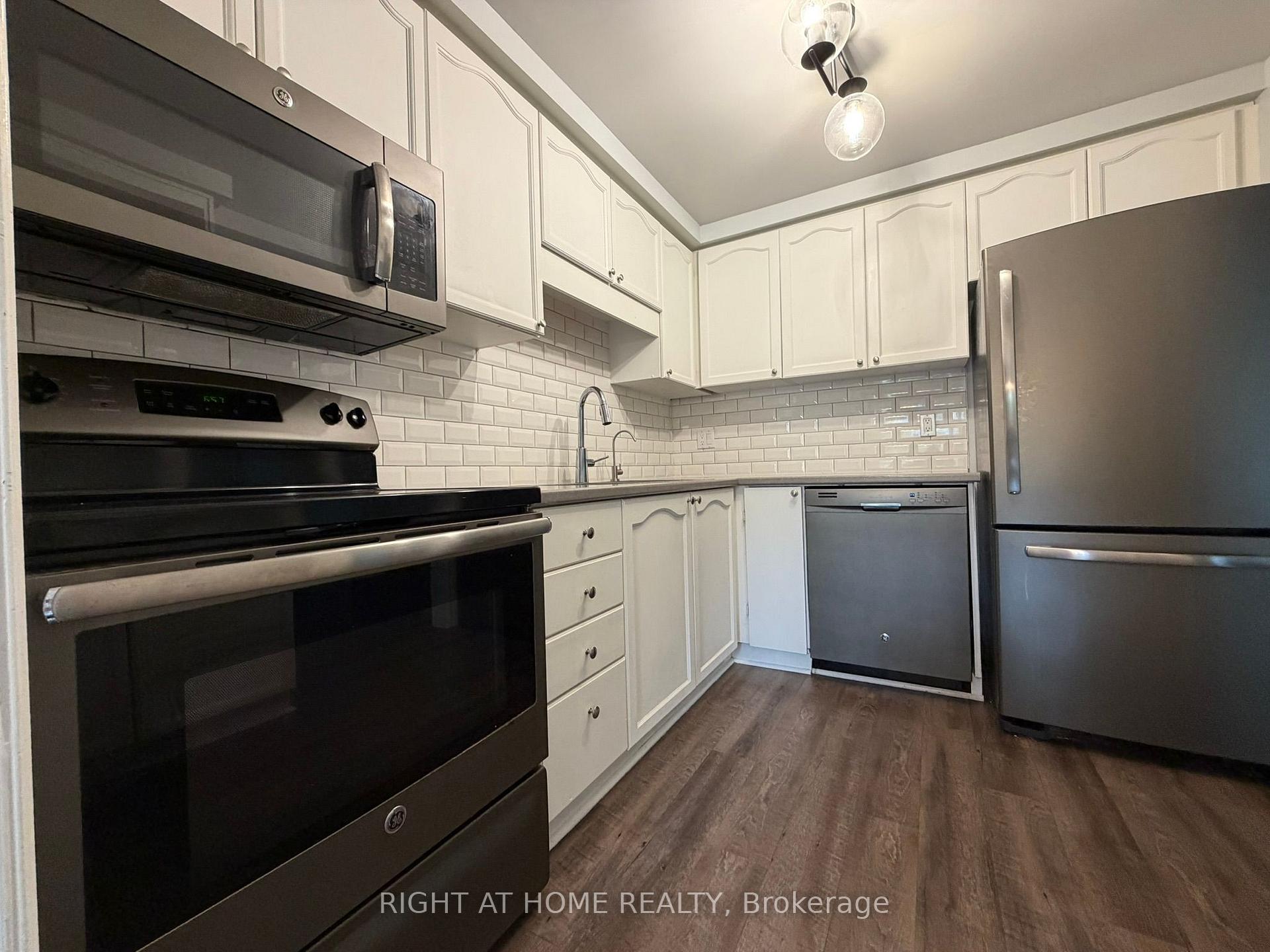 Photo 10 of 41 Edgemere Drive, Cambridge, Christopher-Champlain — HOMEH